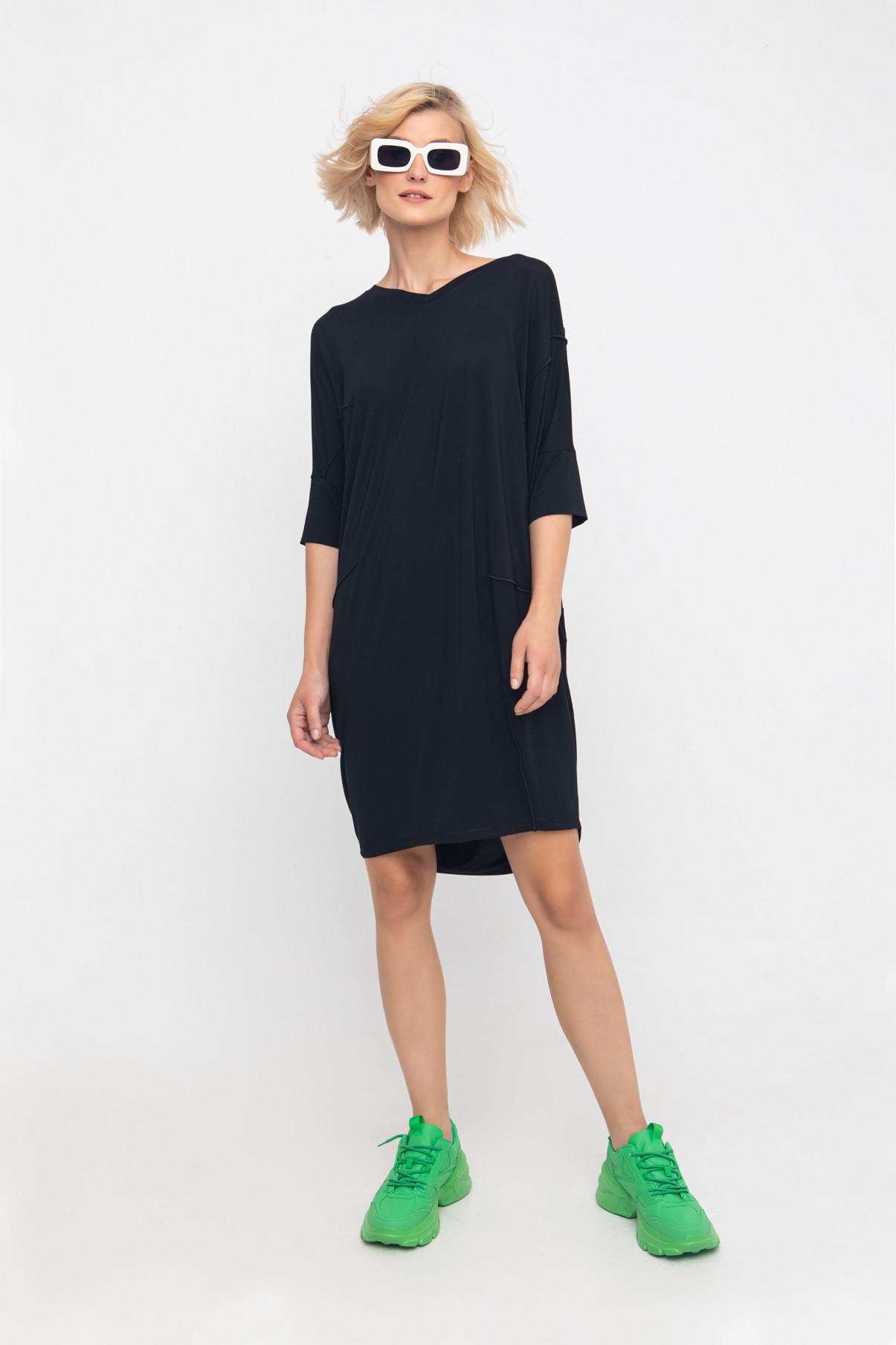 ¾ sleeve dress with a print detail at the back
