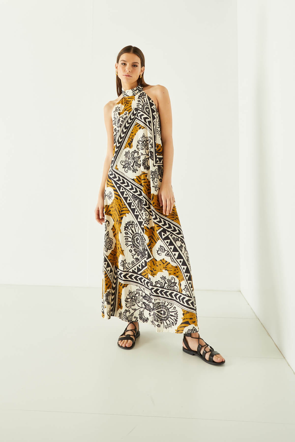 BACKLESS MAXI DRESS