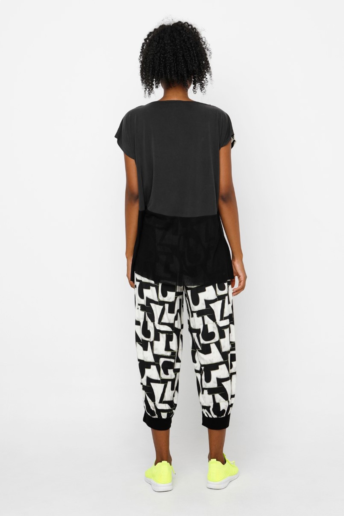 CROPPED PANTS WITH  ELASTIC WAIST BAND