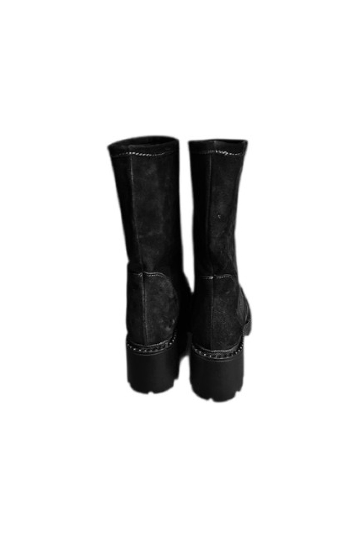 COMFORT AND STYLE BLACK SUEDE ANKLE BOOTS