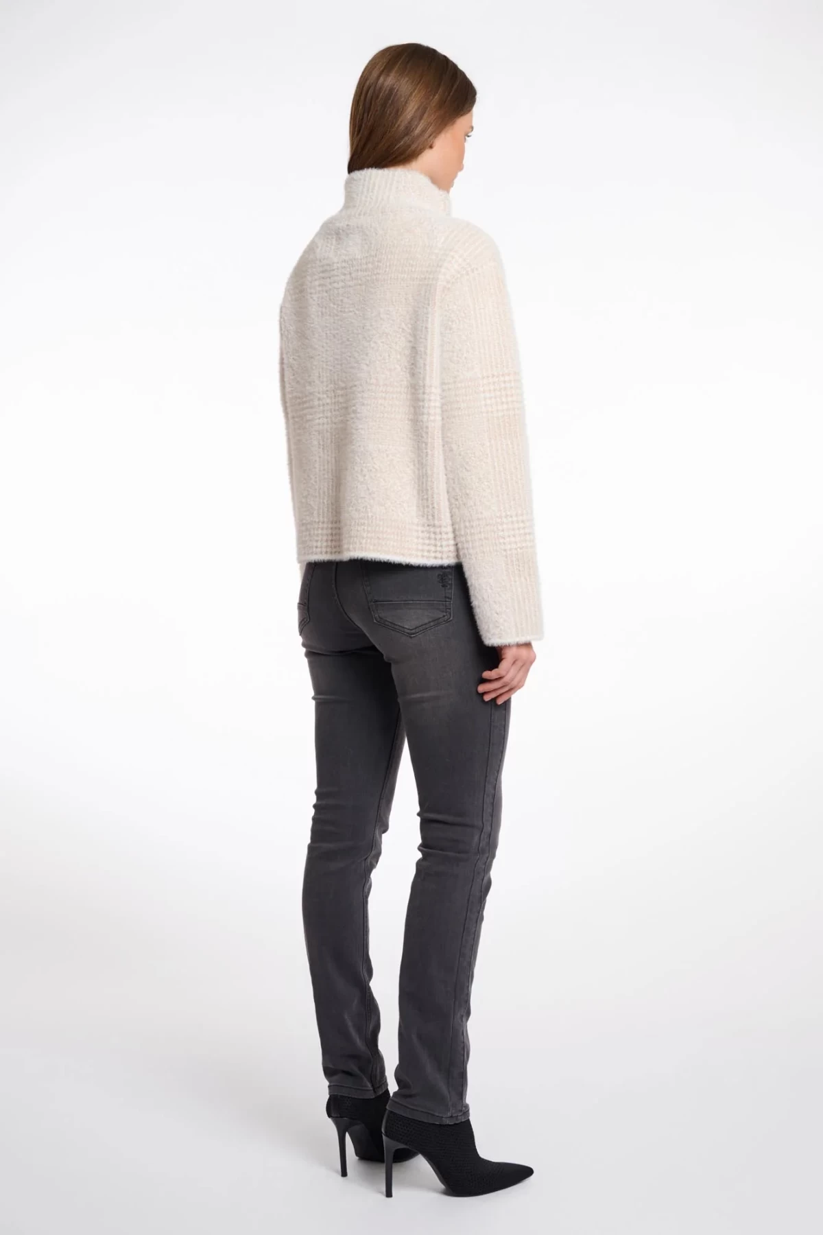 SHORT AND SOFT - WOVEN KNIT   JACKETS
