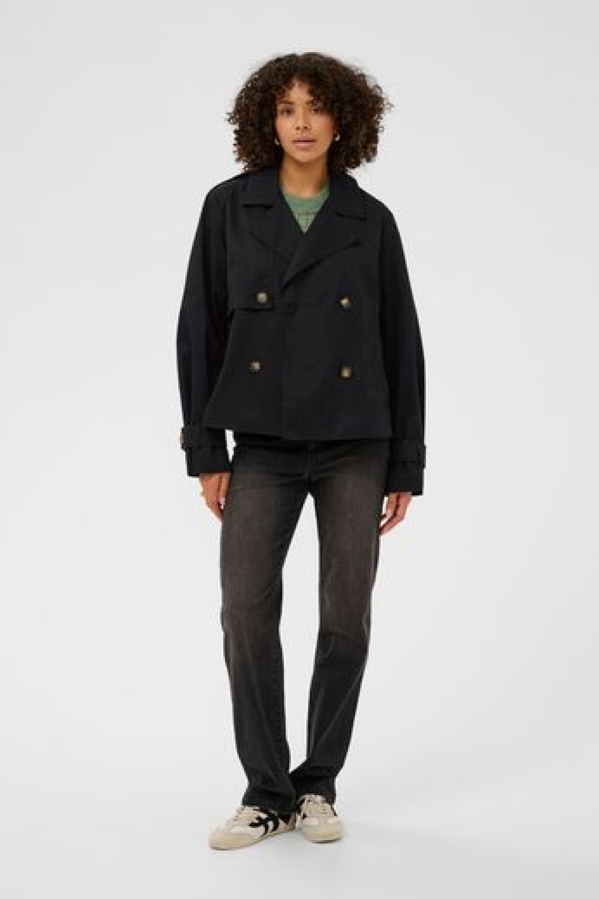 Ελαφρύ κοντό καπαρντινάκι