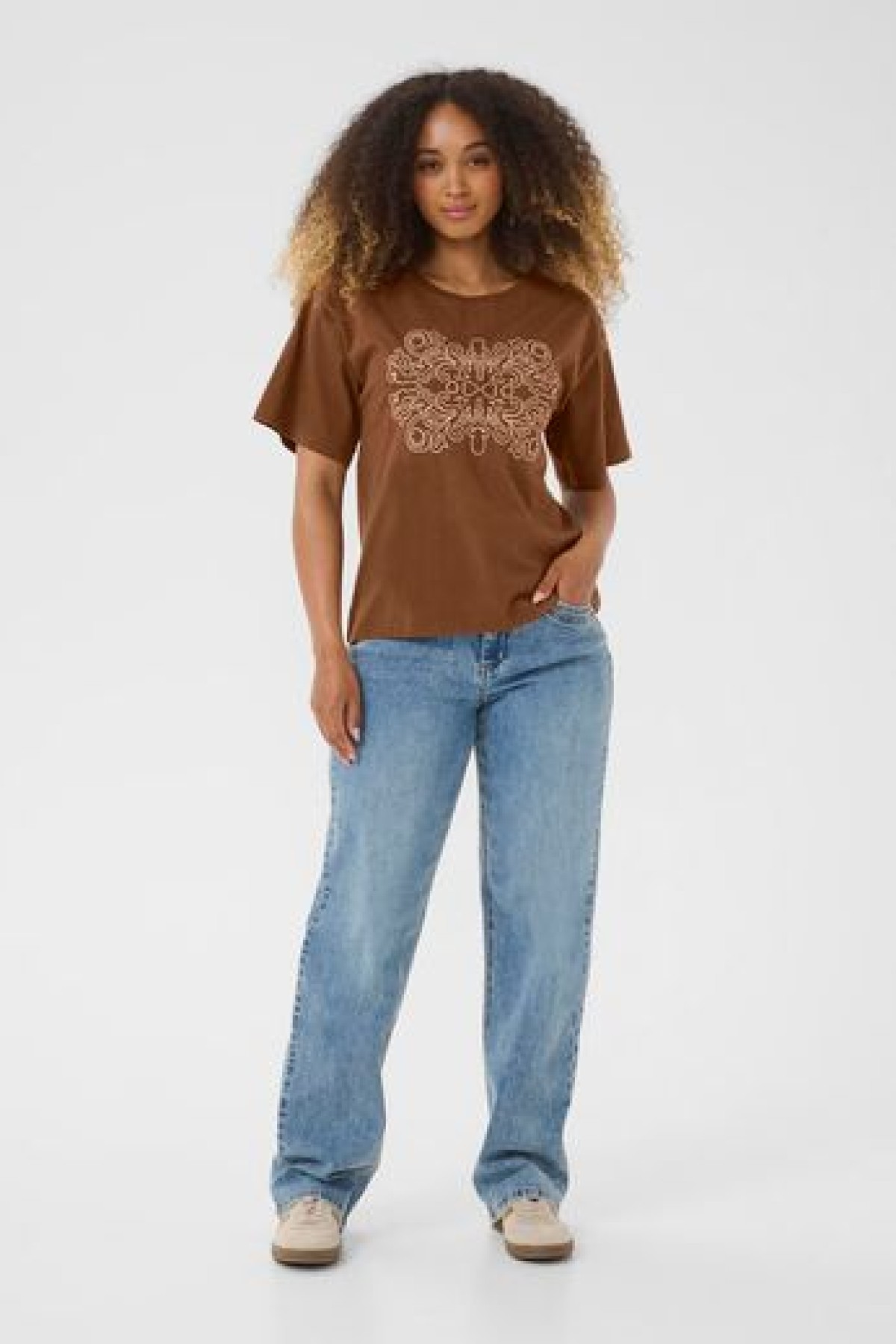 ΓΥΝΑΙΚΕΙΟ T-SHIRT ΜΕ ΚΕΝΤΗΜΑ