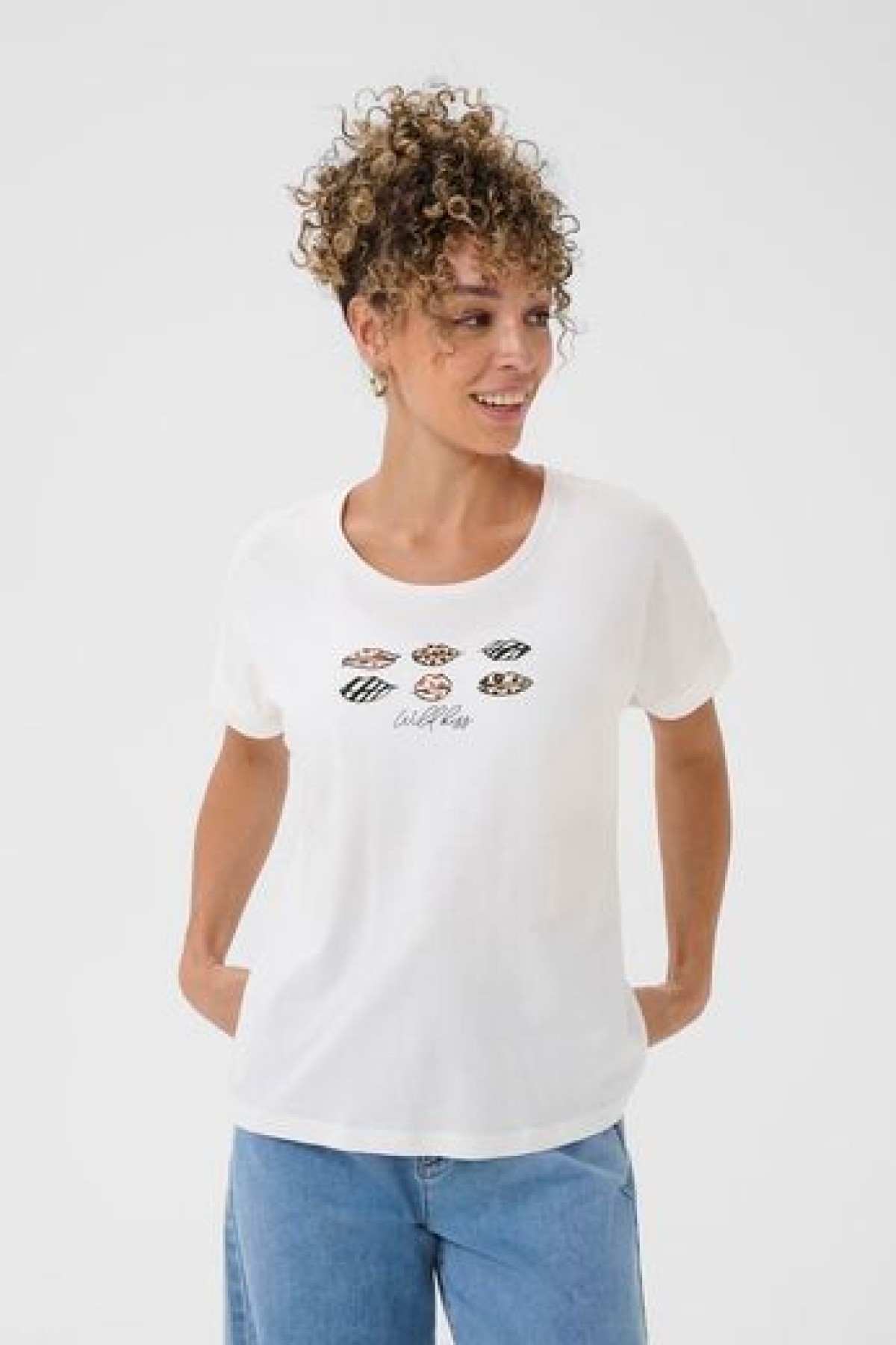 White cotton T-shirt featuring a lips print. Two colors