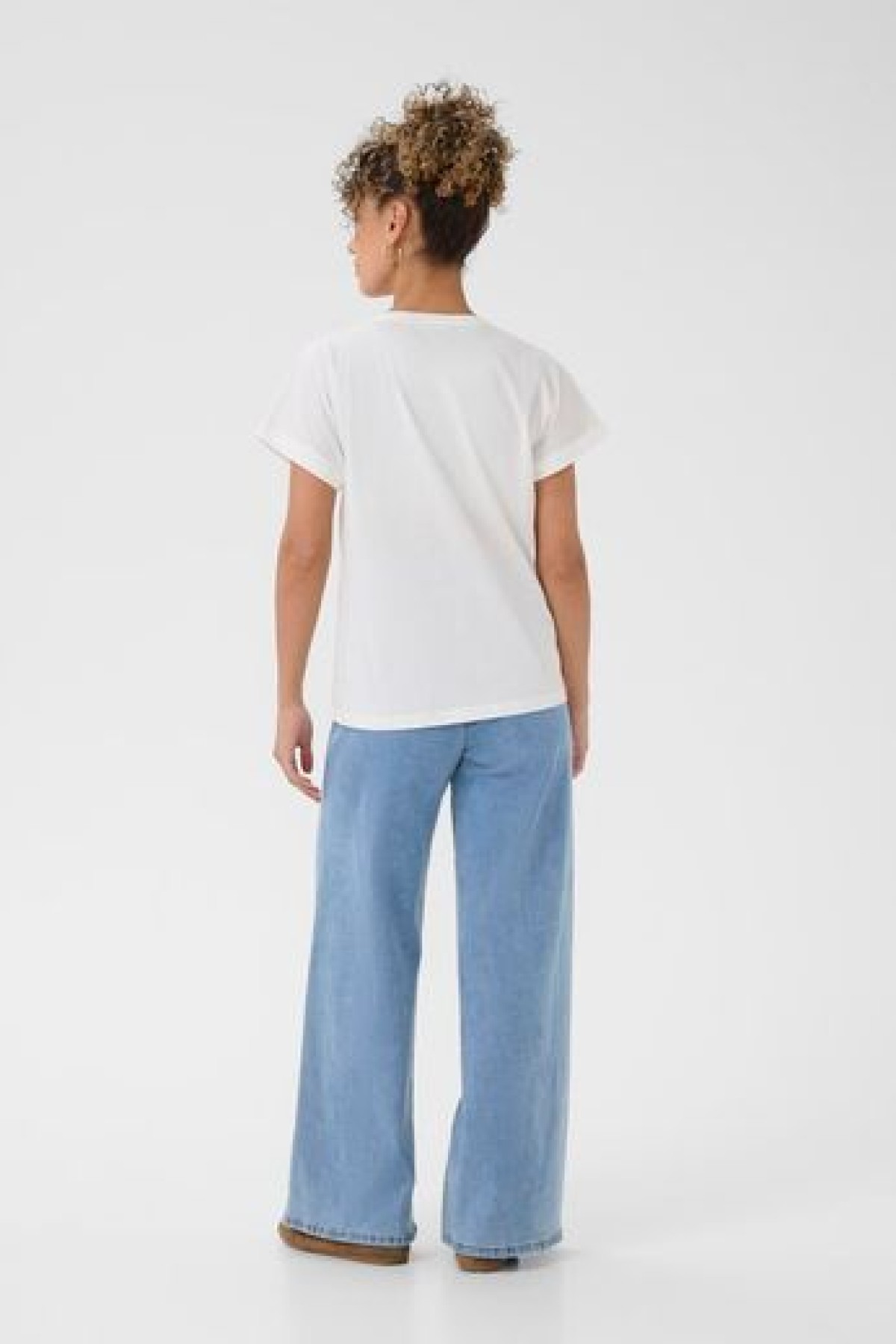 White cotton T-shirt featuring a lips print. Two colors