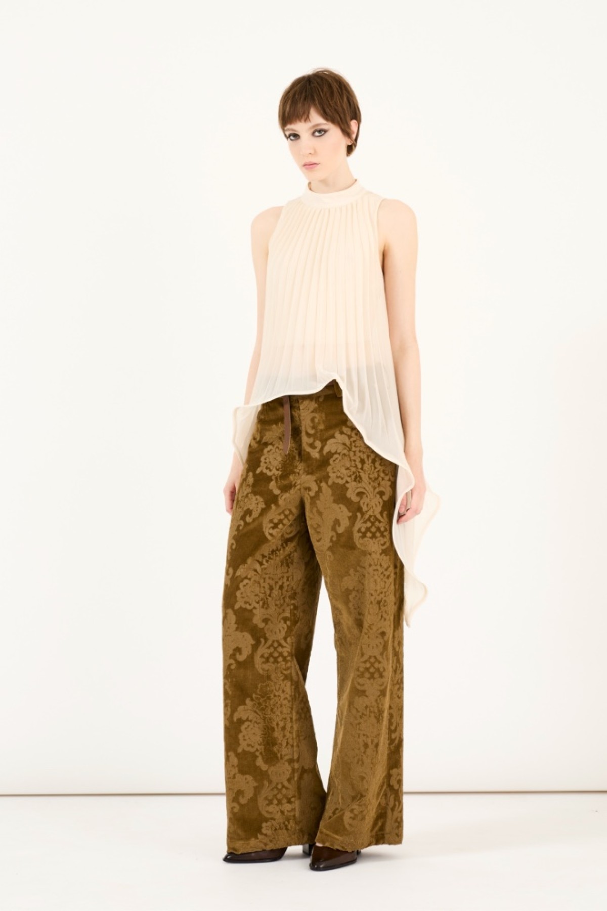 SOLEIL ΑΣΥΜΜΕΤΡΟ TOΠ, ΣΕ ΔΥΟ ΧΡΩΜΑΤΑ ΜΑΥΡΟ ΚΑΙ ΕΚΡΟΥ