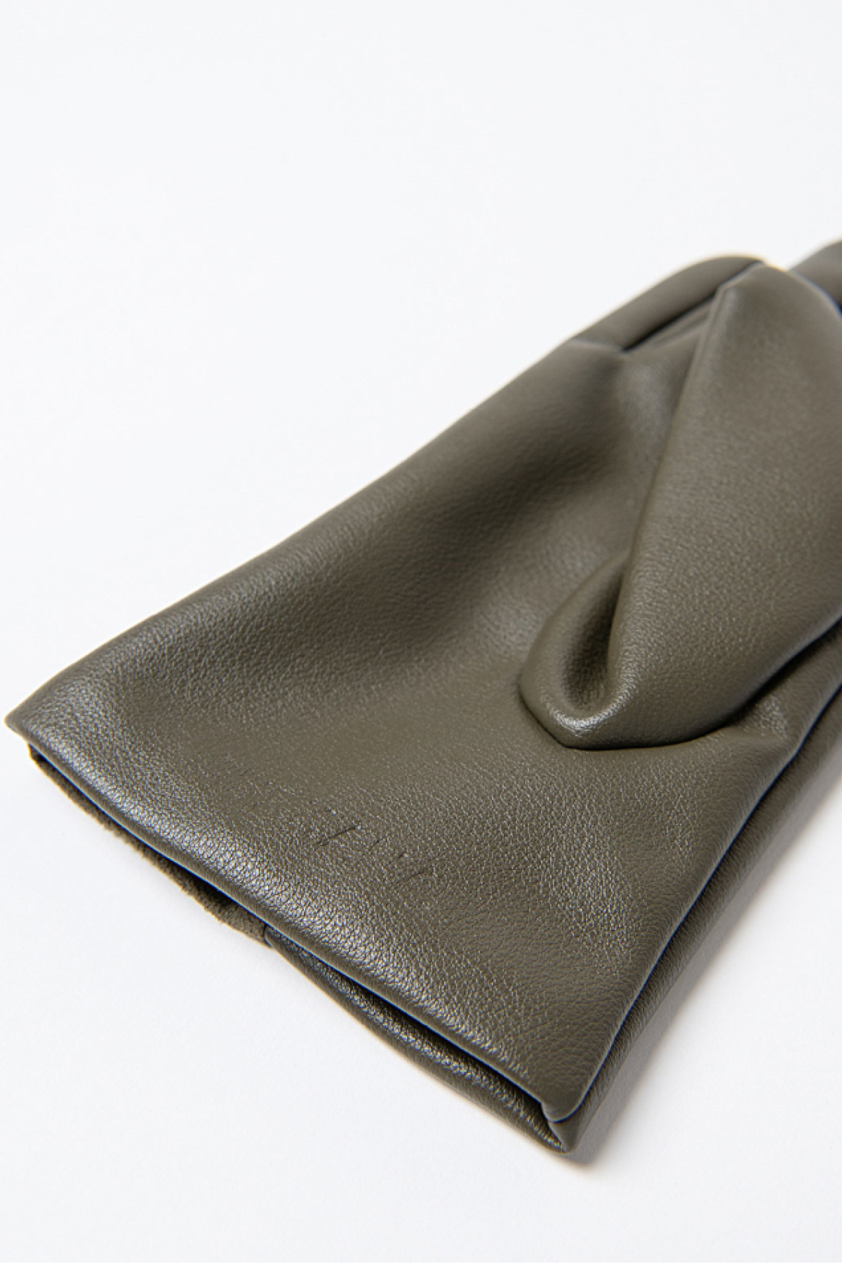 GLOVES WITH BI-MATERIAL DESIGN /LEATHER AND FABRIC