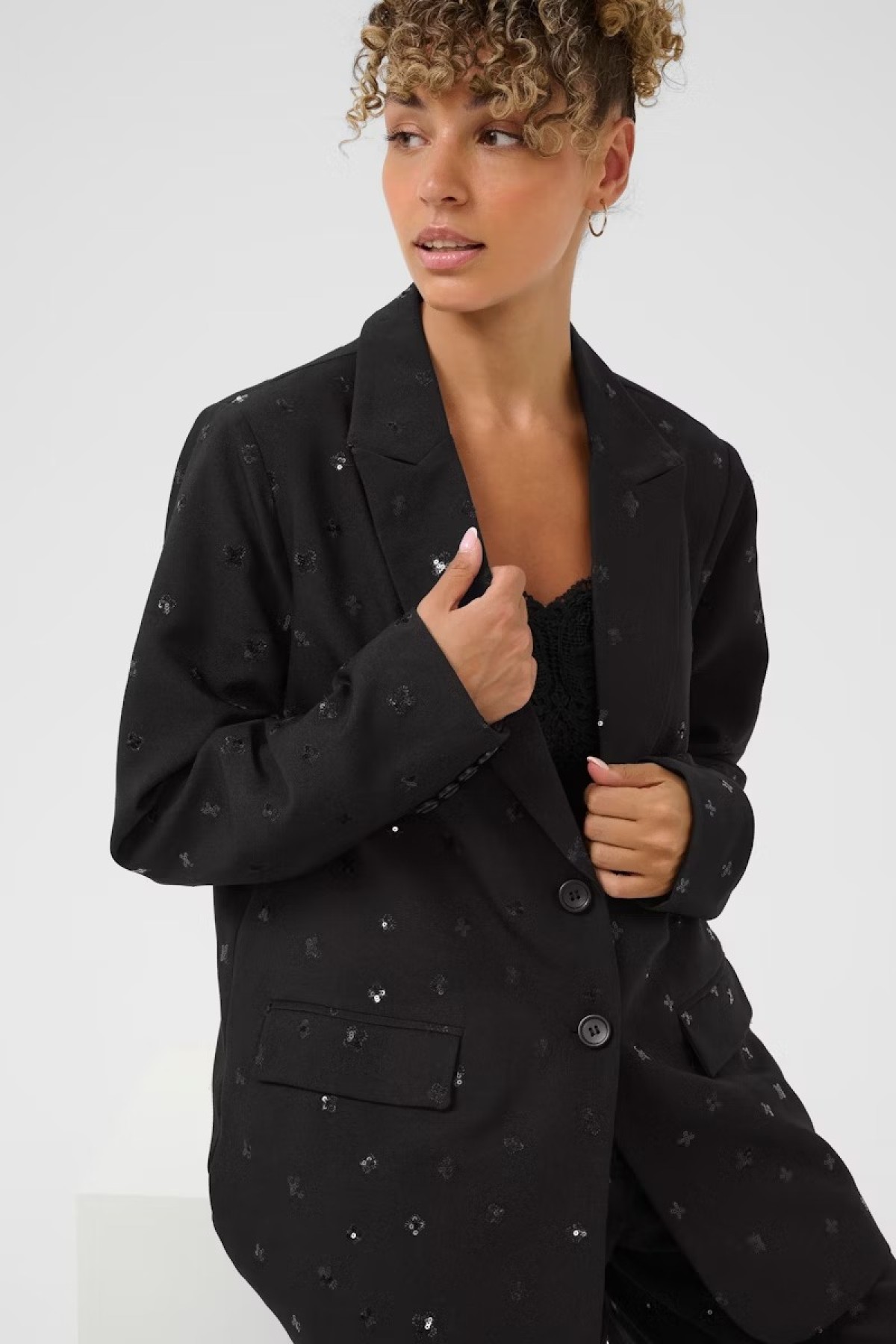 WOMAN BLAZER. WEAR IT WITH THE  MATCHING PANTS