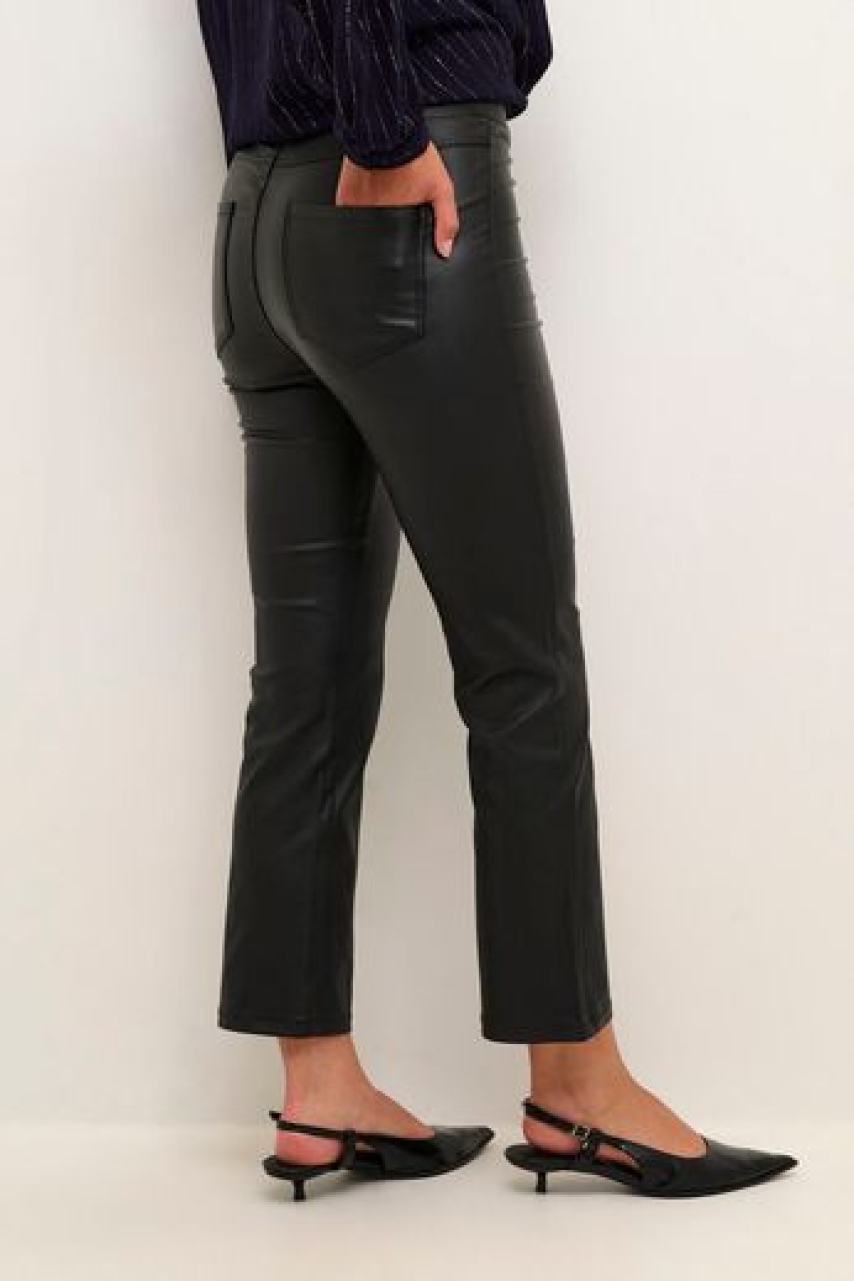 ELASTIC PANTS - ECO LEATHER