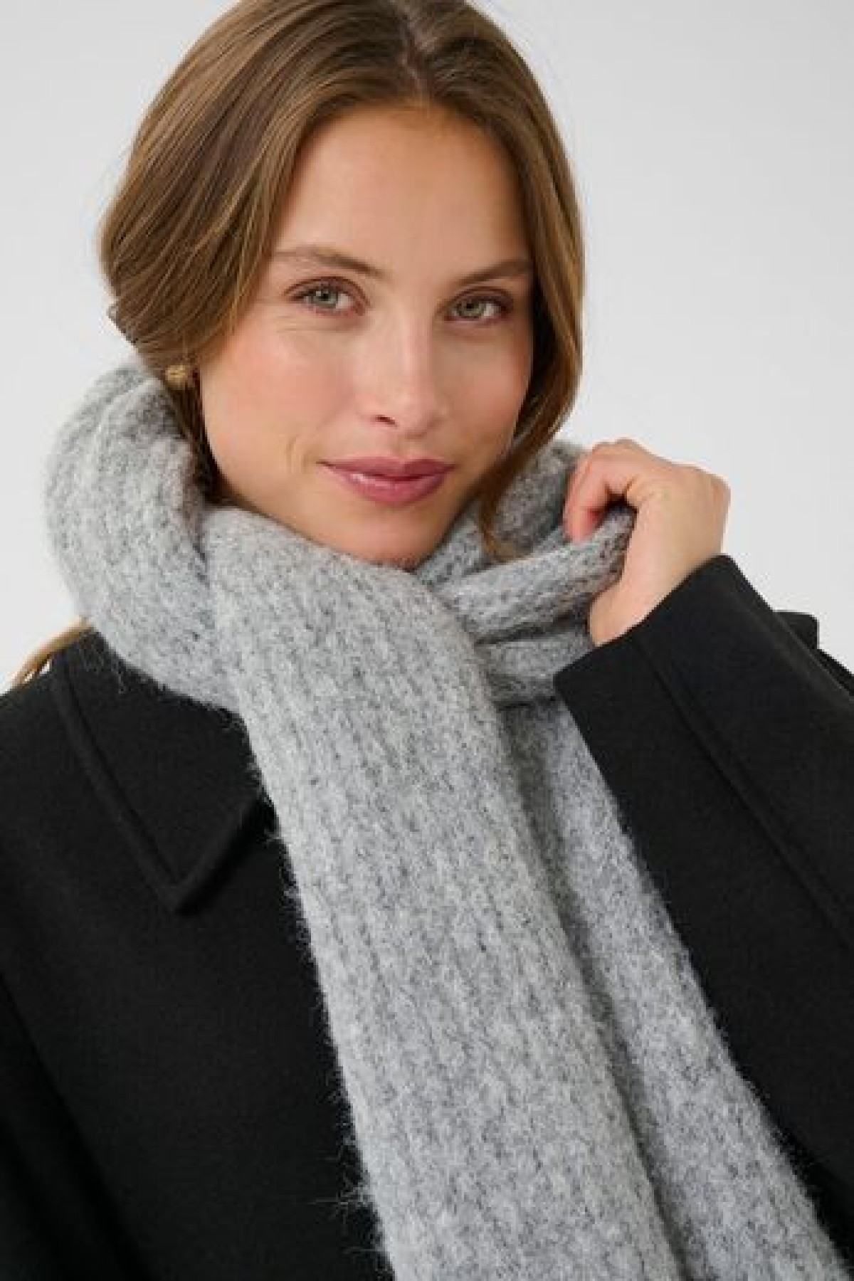 KNITTED SCARF