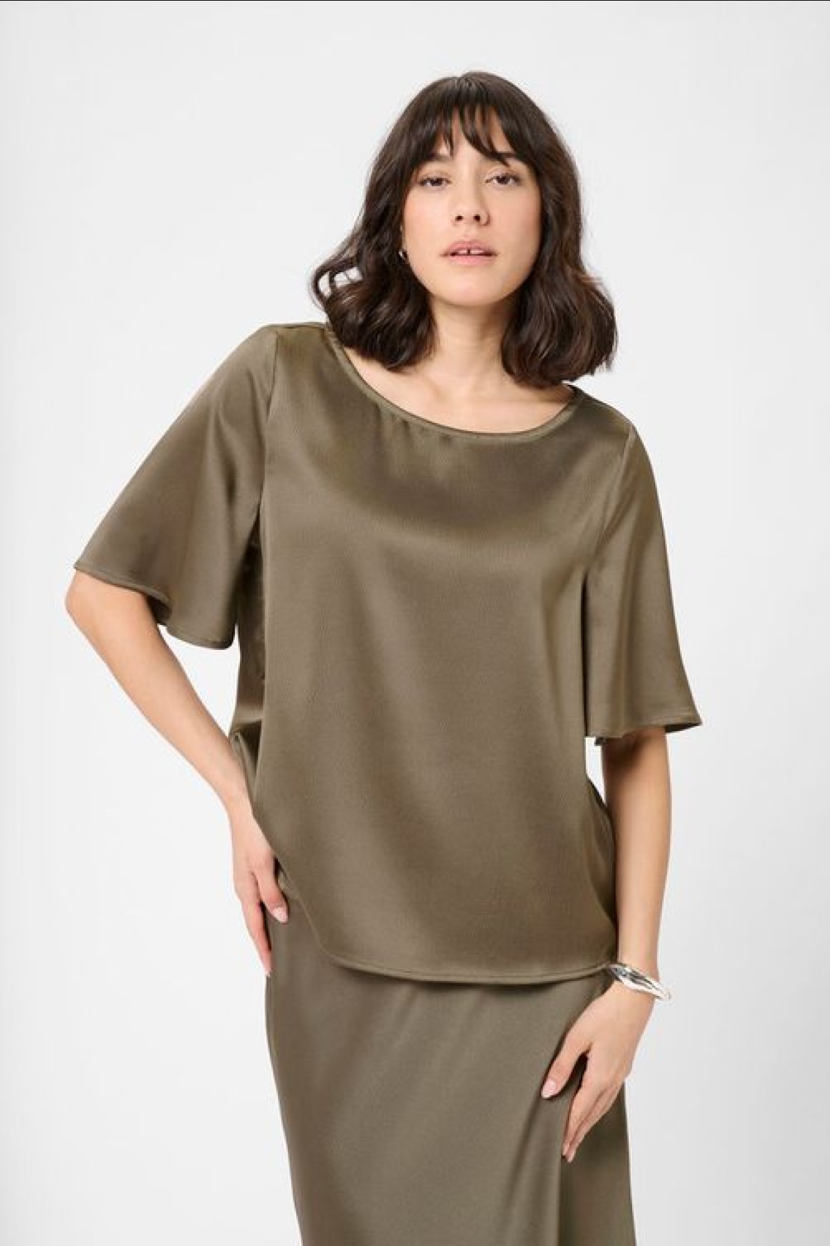 SATIN SHORT SLEEVES BLOUSE