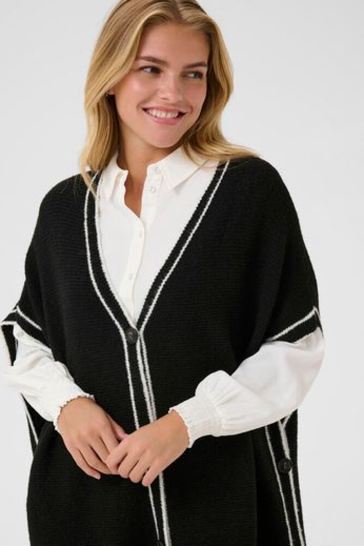 KNIT VEST