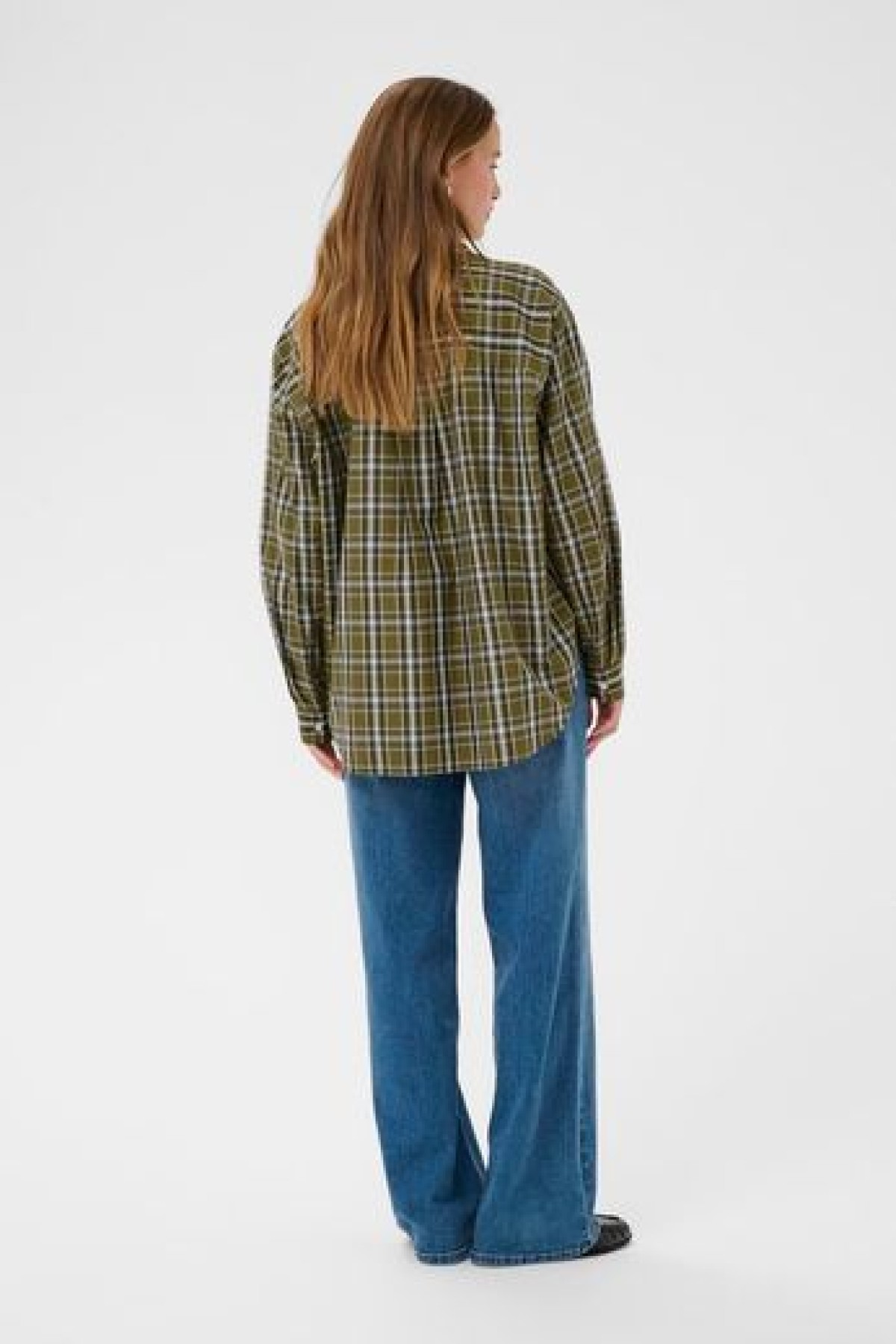 Διαχρονικό καρό πουκάμισο σε ίσια γραμμή.