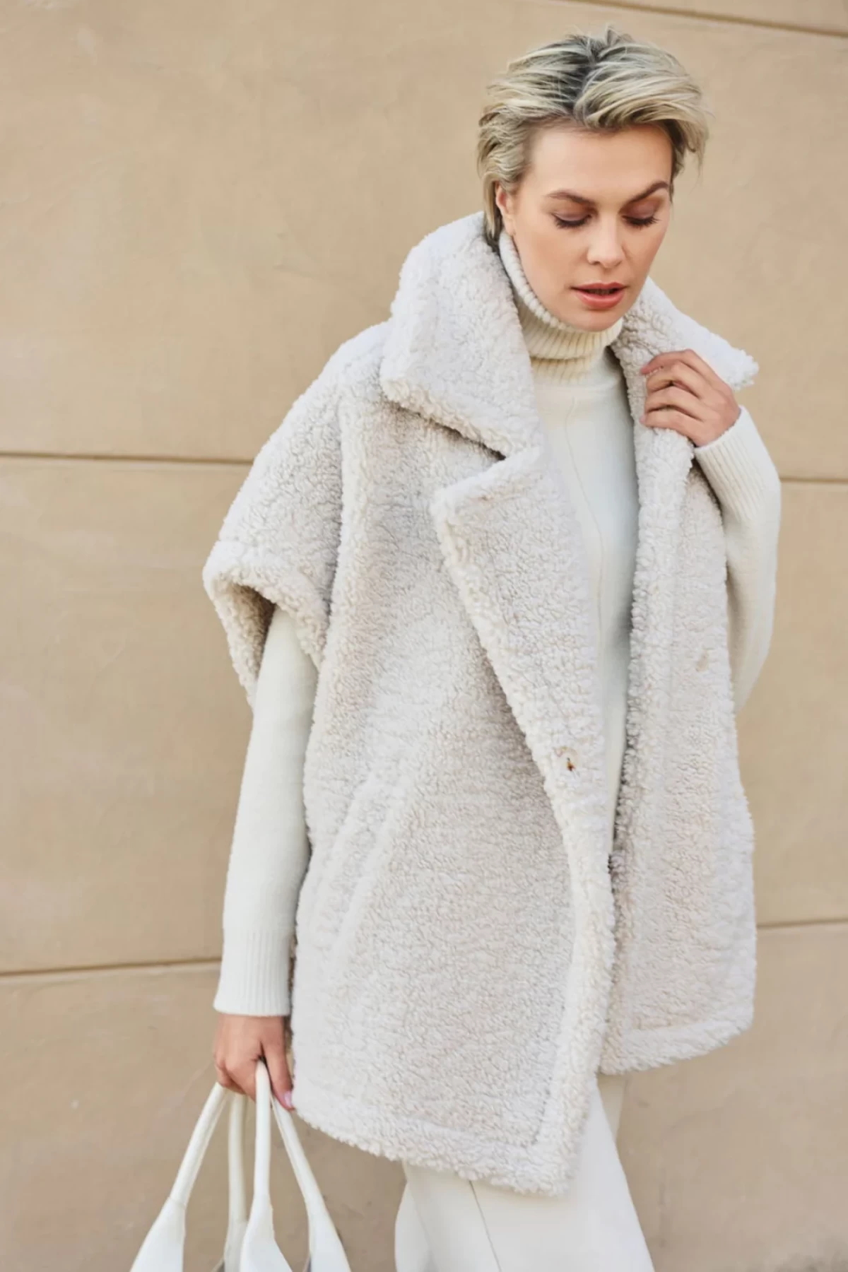 ΑΠΑΛΟ ΚΑΙ ΠΟΛΥΤΕΛΕΣ TEDDY ΓΙΛΕΚΟ. ΔΥΟ ΧΡΩΜΑΤΑ, ΚΑΦΕ ΚΑΙ ΕΚΡΟΥ