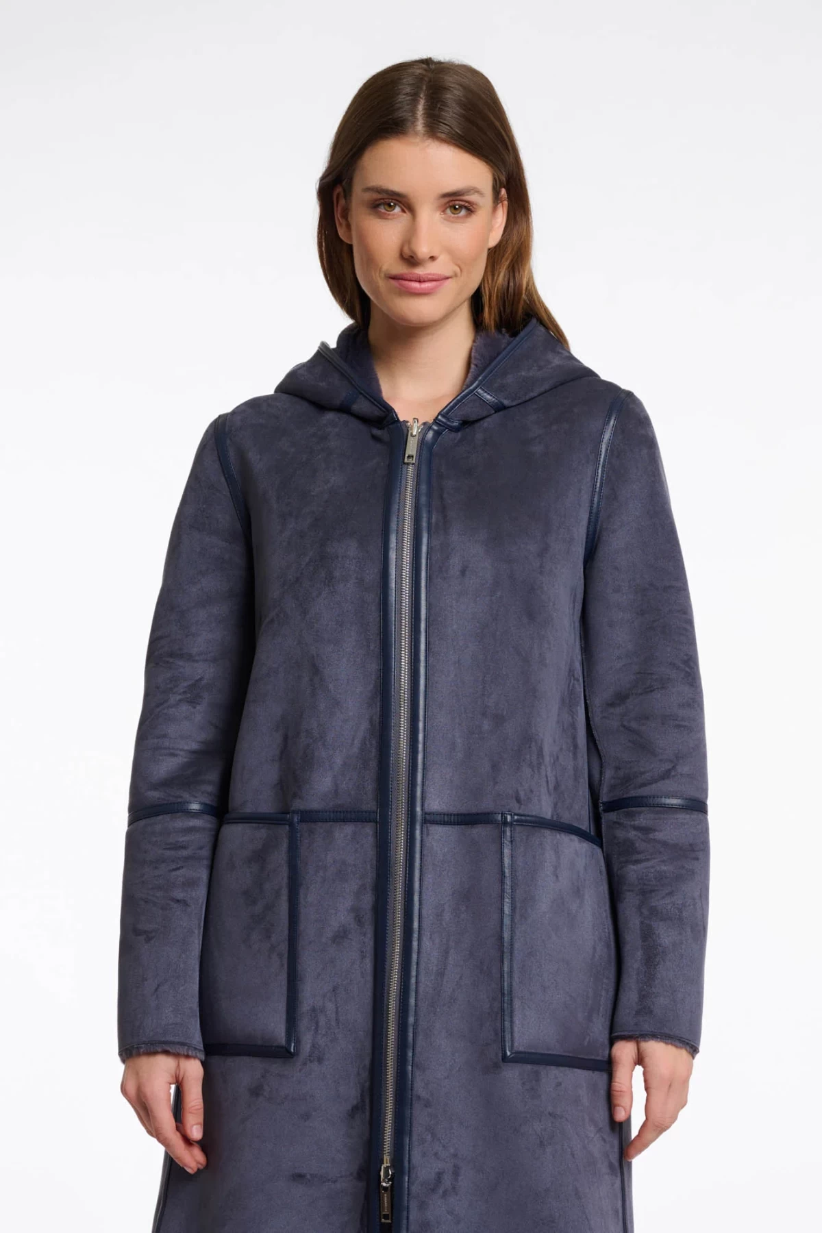 ΠΑΝΩΦΟΡΙ ΜΕ ΚΟΥΚΟΥΛΑ ΔΙΠΛΗΣ ΟΨΗΣ. ΔΙΑΤΙΘΕΤΑΙ ΣΕ ΤΡΙΑ ΧΡΩΜΑΤΑ. ΓΚΡΙ ΤΗΣ ΝΥΧΤΑΣ ,ΕΚΡΟΥ ΚΑΙ ΠΟΥΡΟ.