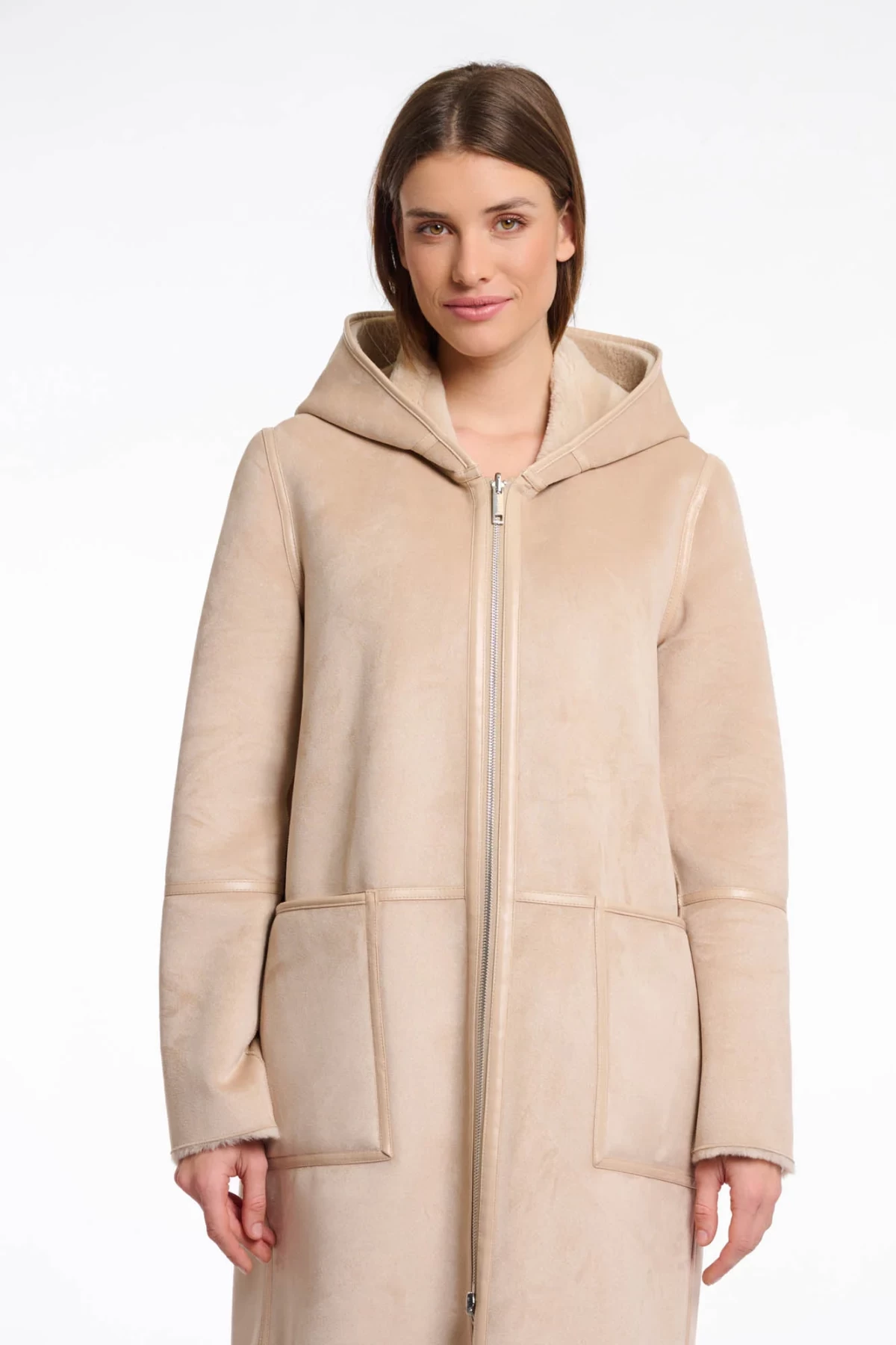 ΠΑΝΩΦΟΡΙ ΜΕ ΚΟΥΚΟΥΛΑ ΔΙΠΛΗΣ ΟΨΗΣ. ΔΙΑΤΙΘΕΤΑΙ ΣΕ ΤΡΙΑ ΧΡΩΜΑΤΑ. ΓΚΡΙ ΤΗΣ ΝΥΧΤΑΣ ,ΕΚΡΟΥ ΚΑΙ ΠΟΥΡΟ.