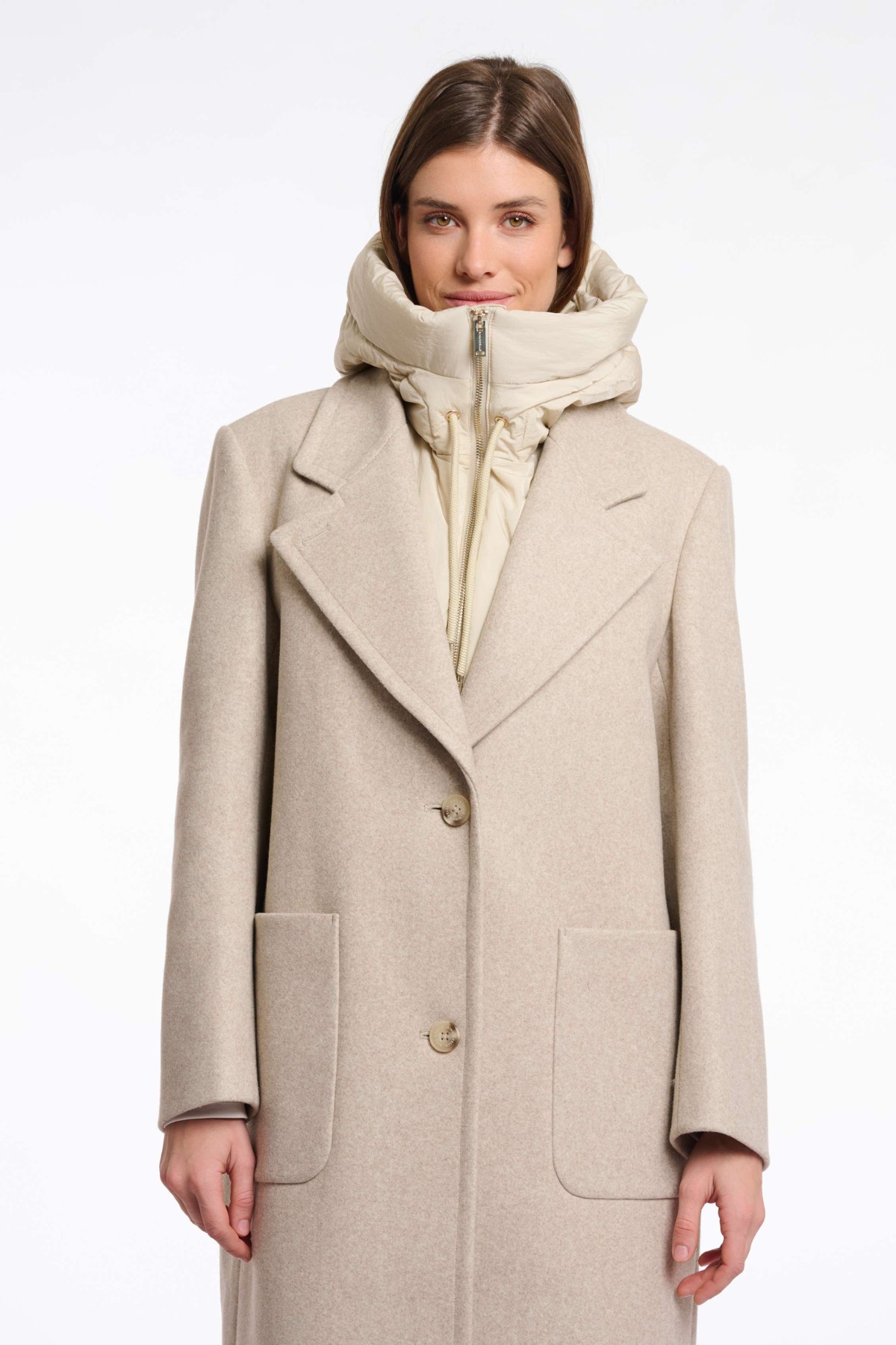 COLLAR WITH HOOD