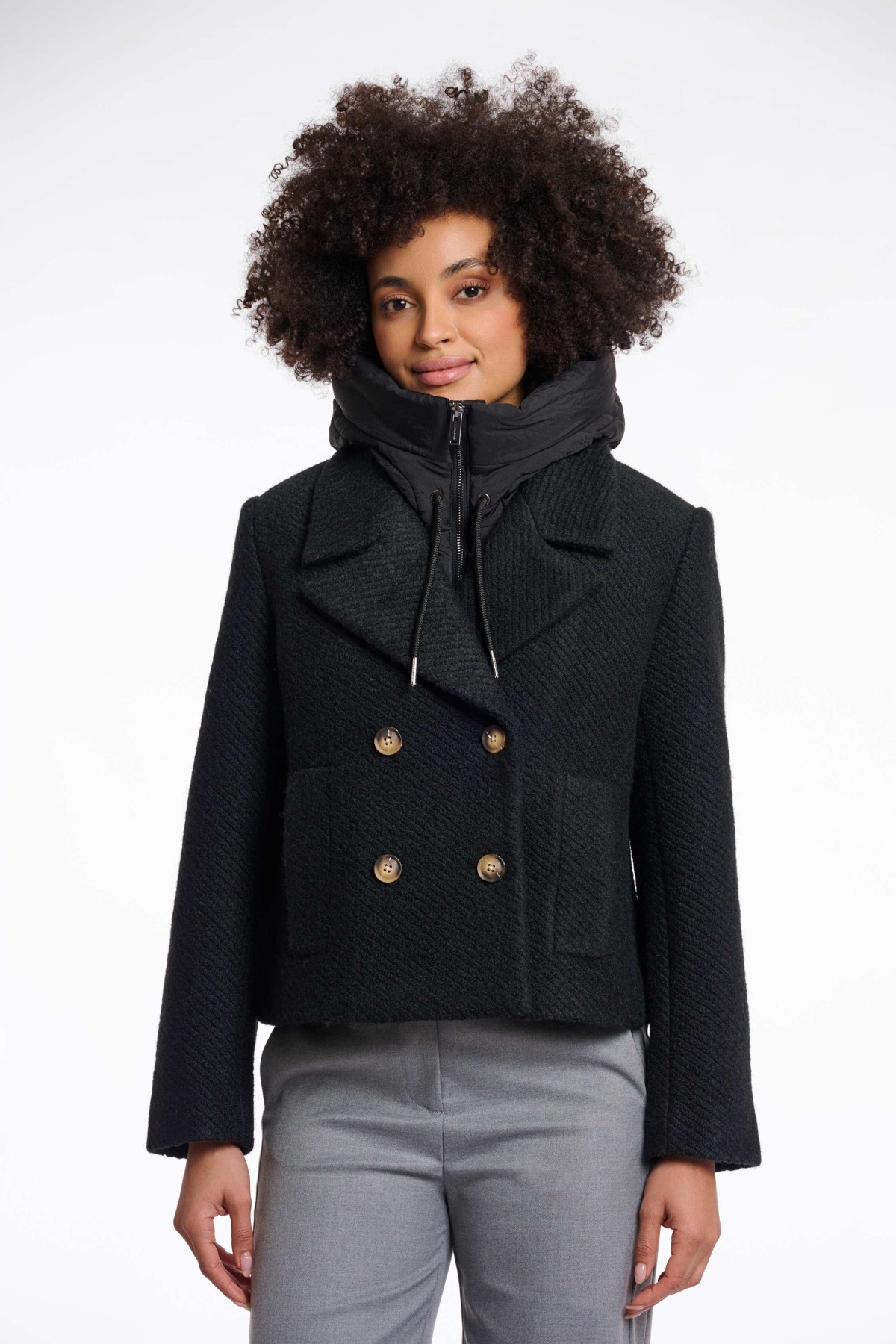 COLLAR WITH HOOD