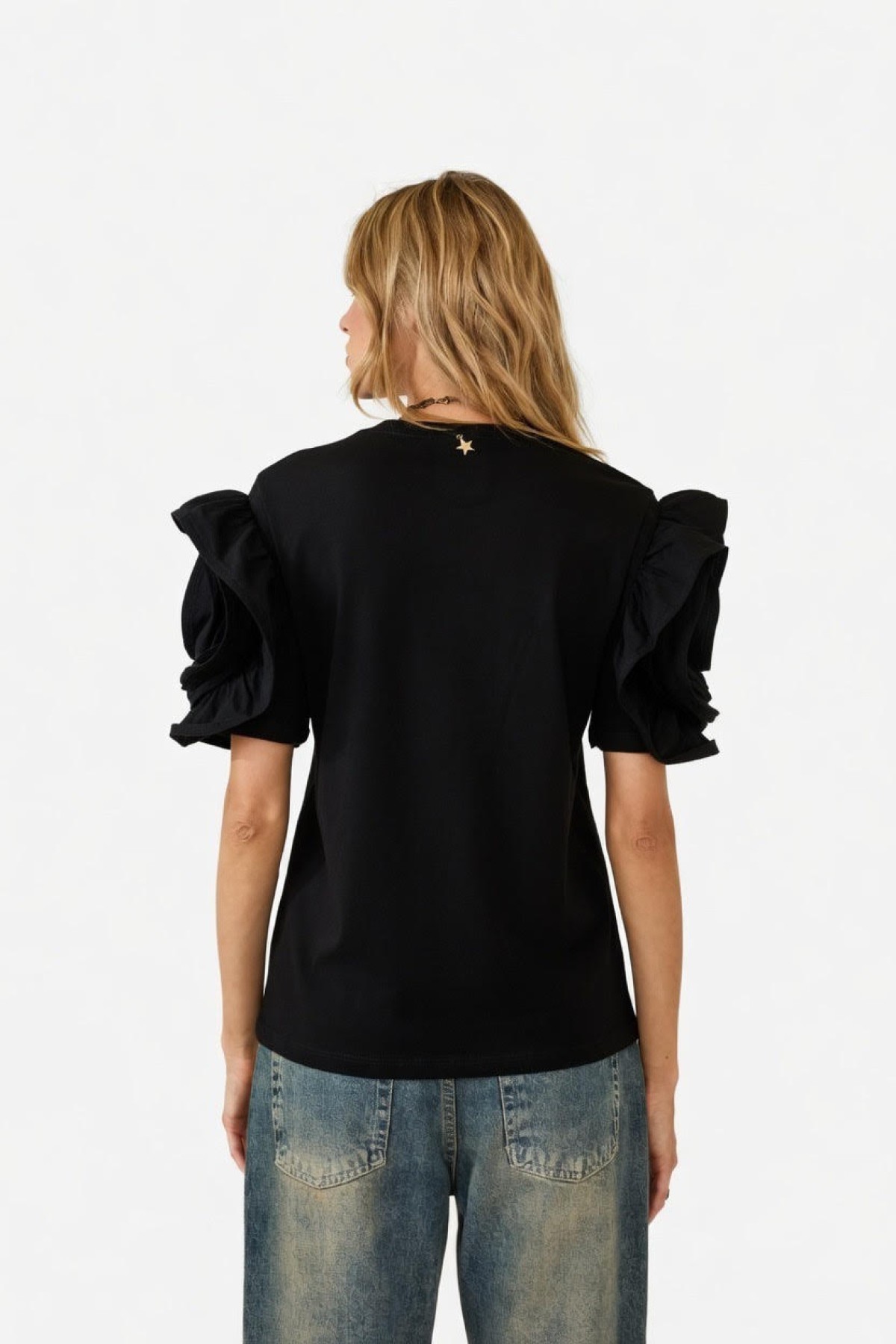 Short-sleeve top with statement sleeves