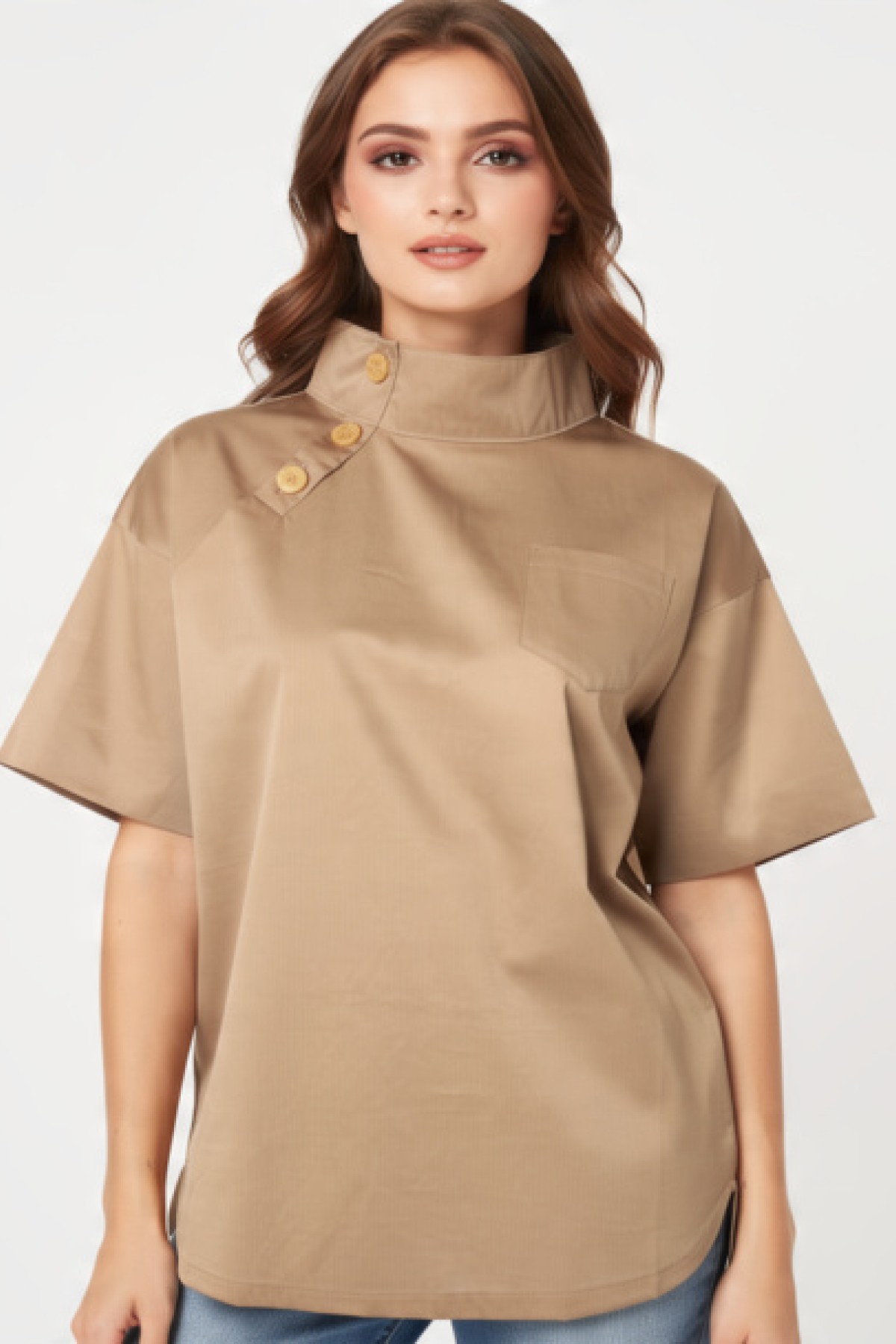 Κοντομάνικη  stylish μπλούζα με πλαϊνά κουμπιά.