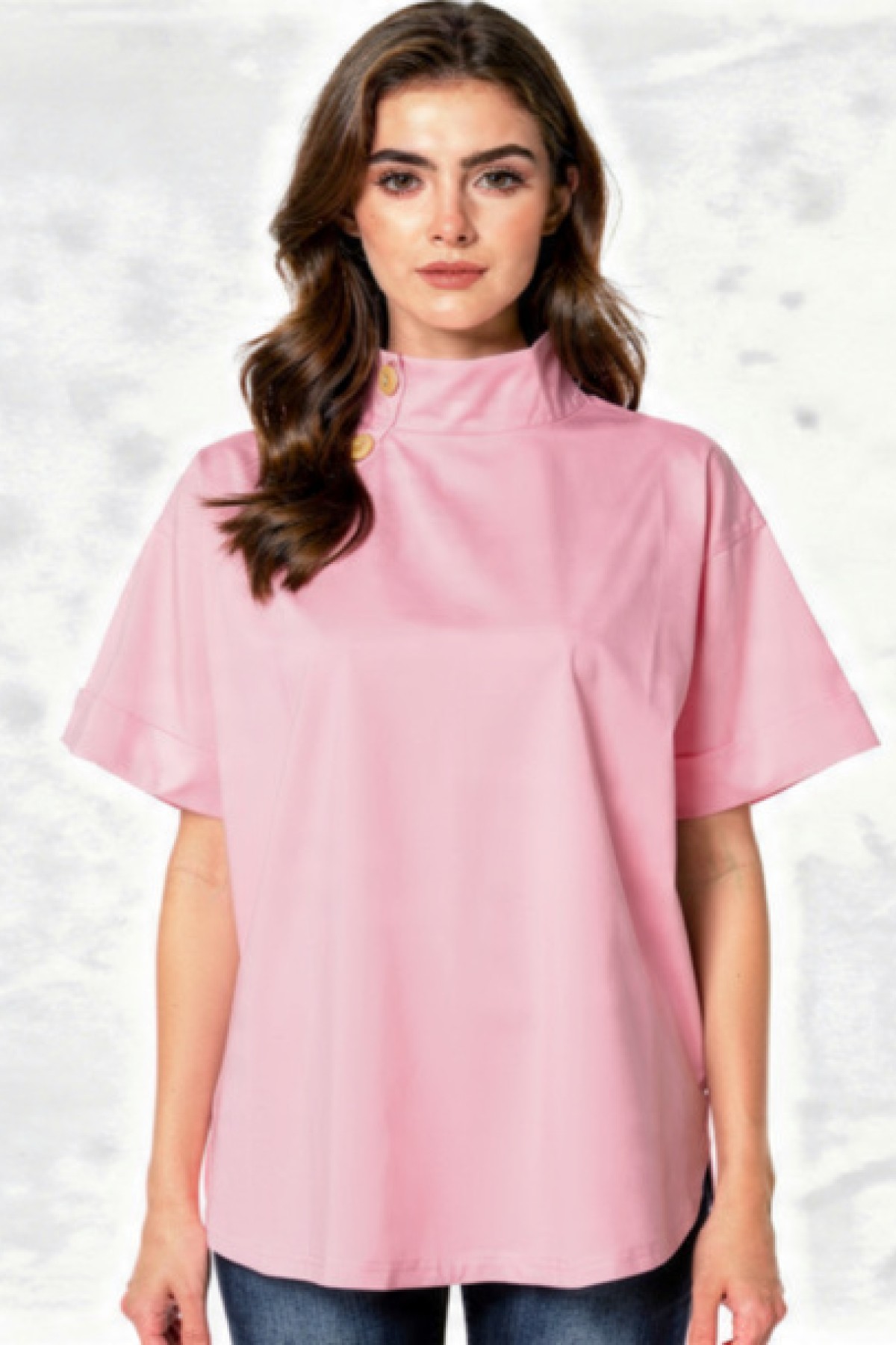 Κοντομάνικη  stylish μπλούζα με πλαϊνά κουμπιά.