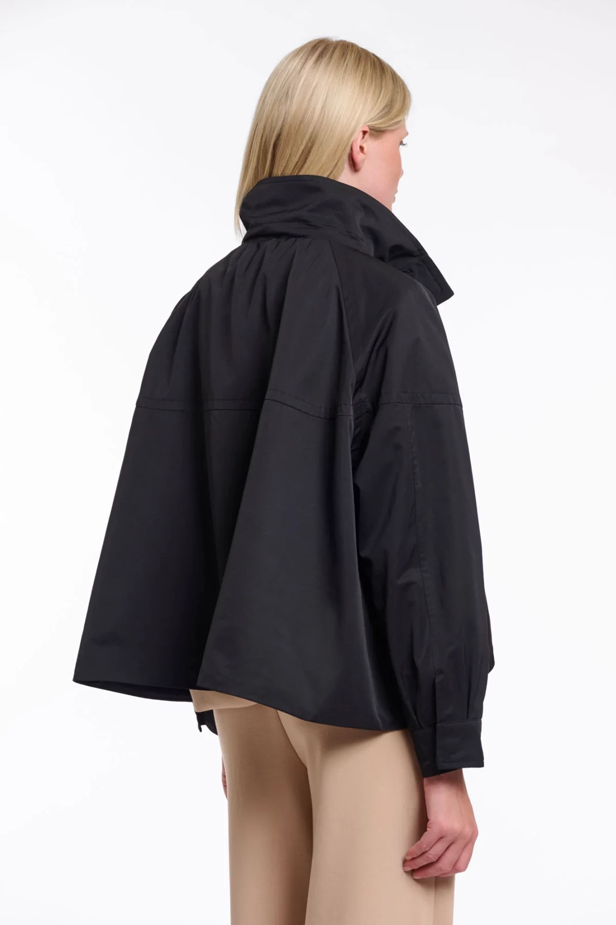 Άνετο κοντό πανωφόρι