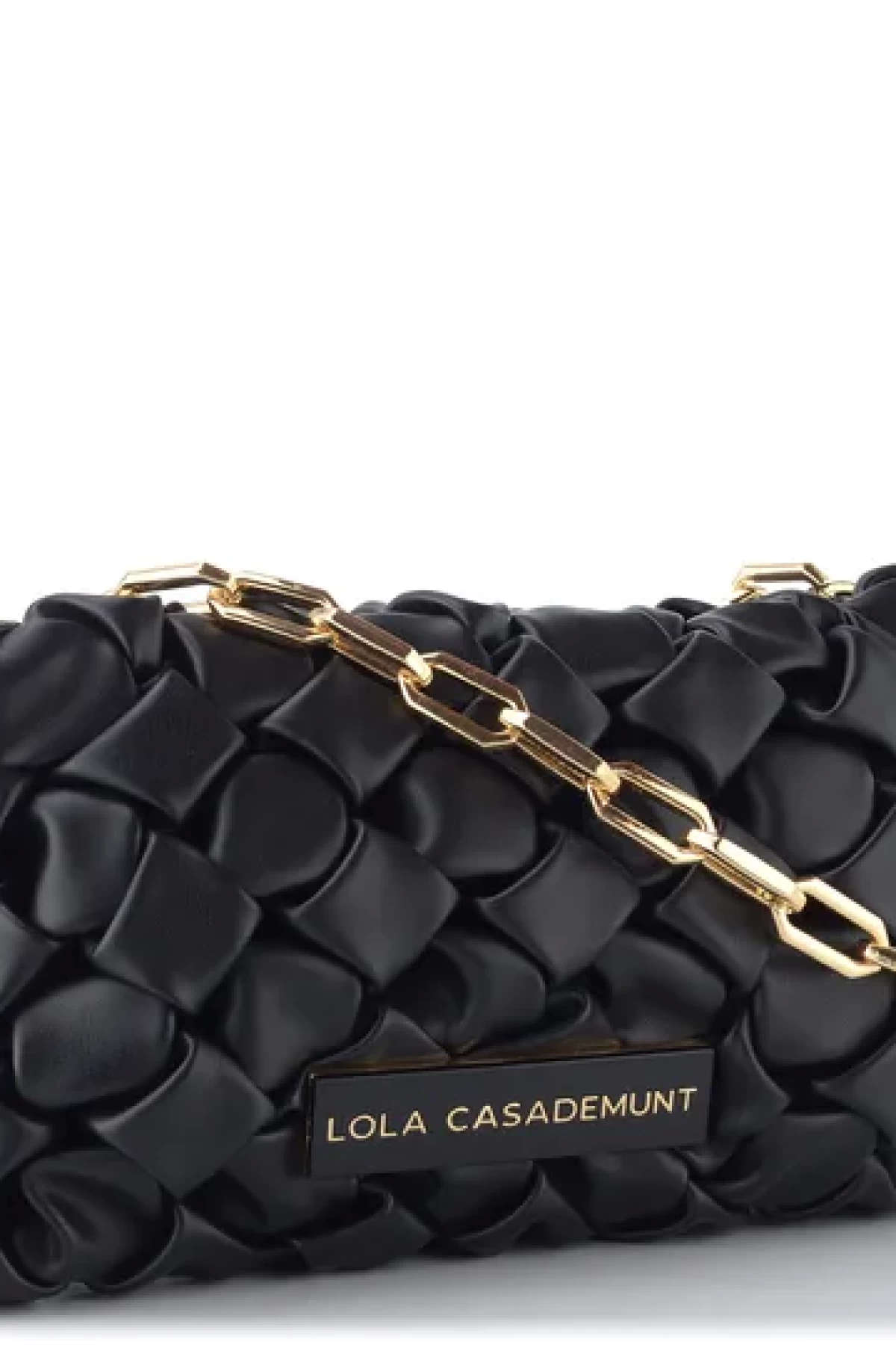 Shoulder bag with knot effect.