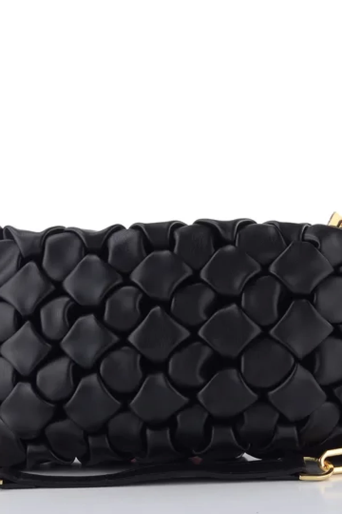 Shoulder bag with knot effect.