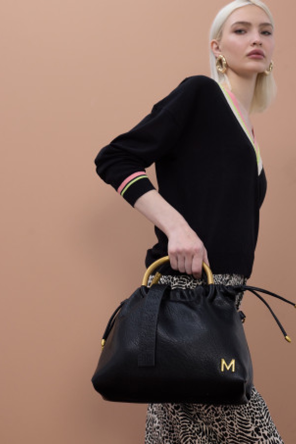 Metal round handle bag