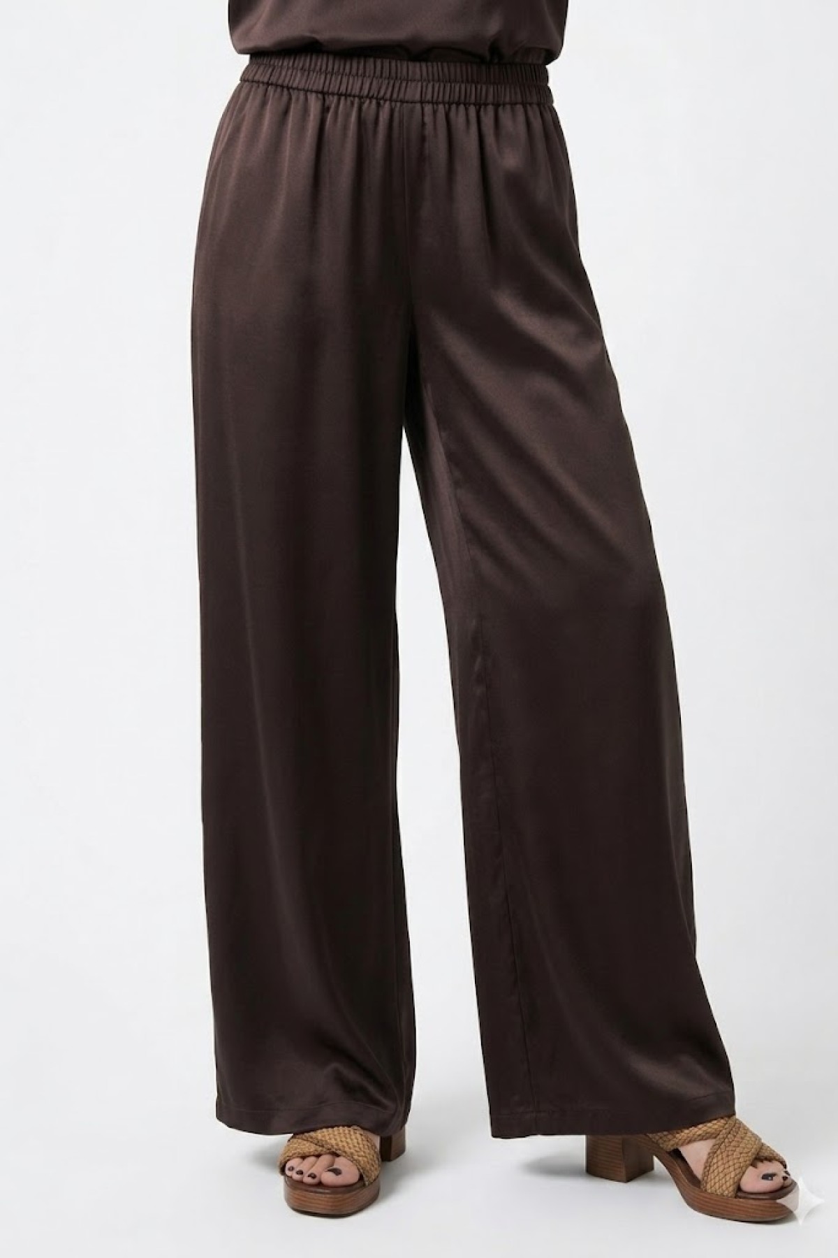 Loose fit pants with elastic waist band.  Wear it with the matching top