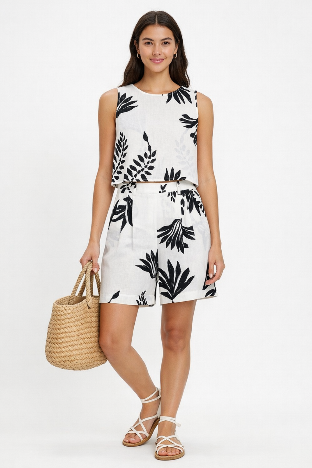 Βερμούδα με μαύρα μοτίβο , συνδύασε την με το τοπ από την ίδια συλλογή