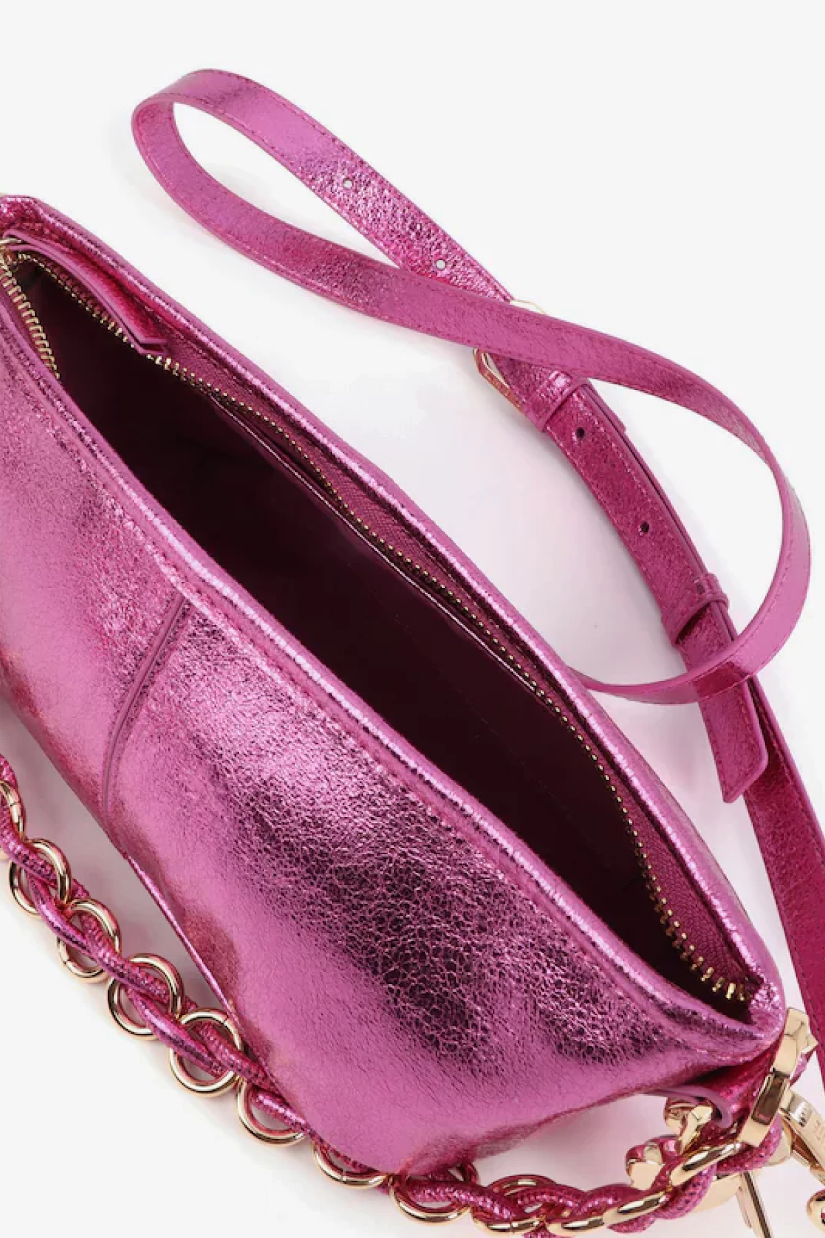 Μetallic Shoulder Bag in Fuchsia.