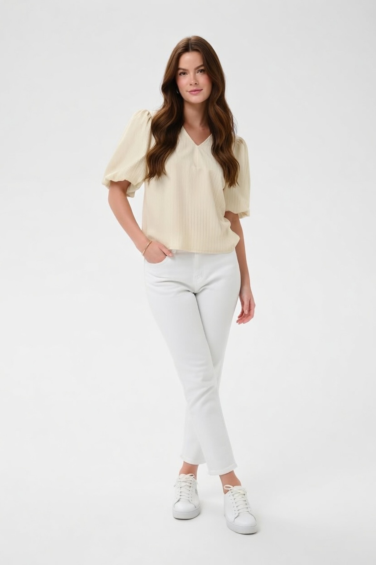 Blouse with V-neck and puff sleeves