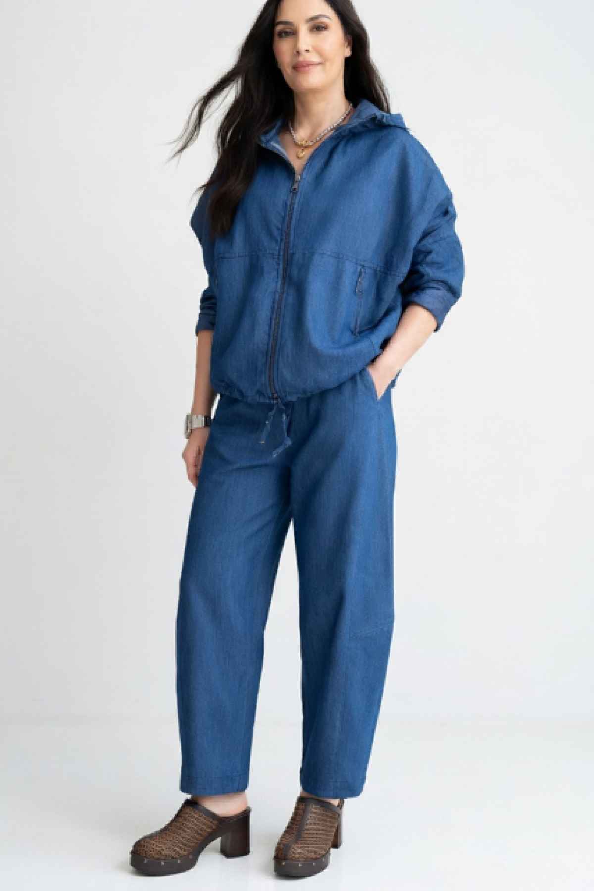 Jeans bomber. Wear it with the matching  pants