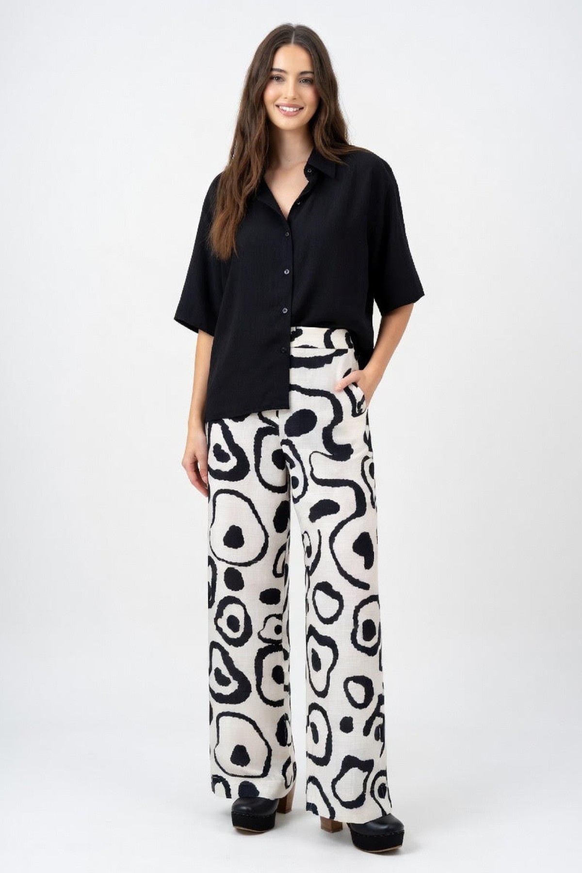 Black and white pants.  Wear it with the matching  shirt.