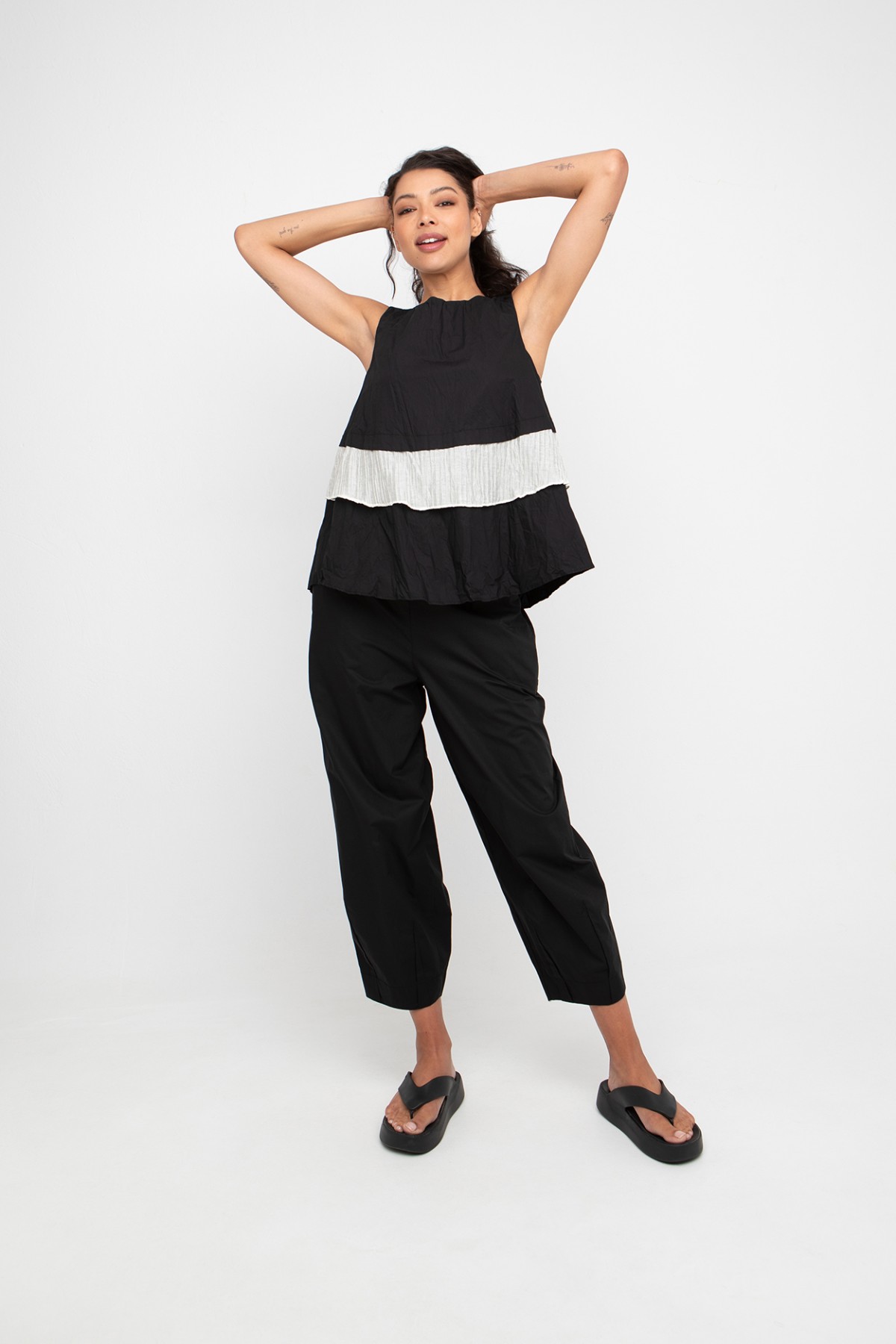 Στυλάτο μαύρο loose-fit παντελόνι