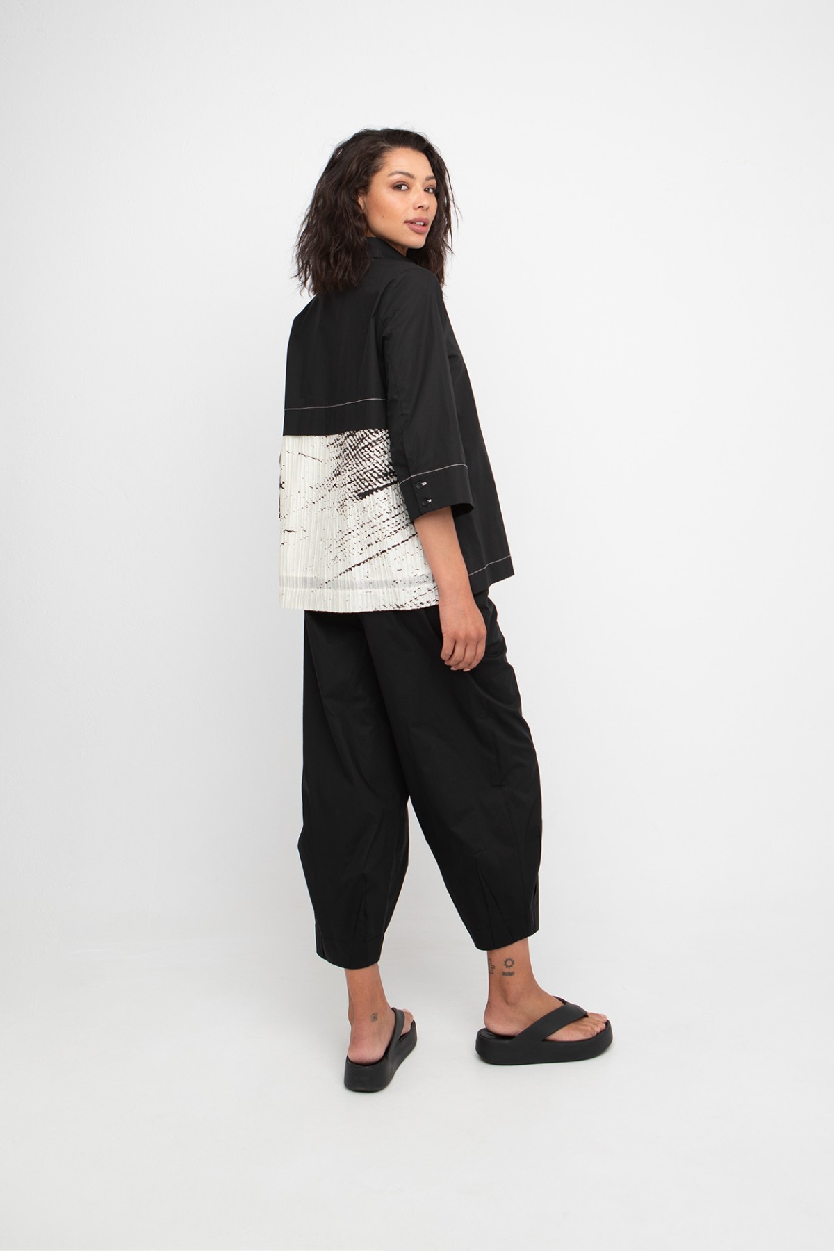 Στυλάτο μαύρο loose-fit παντελόνι