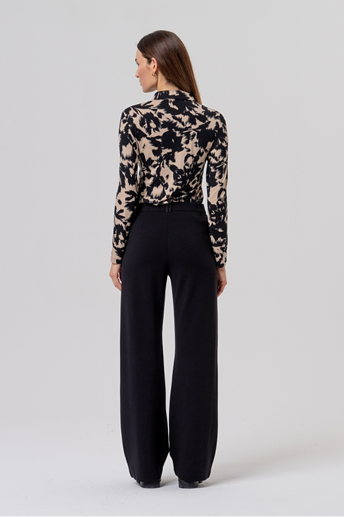 High-Waisted Wide Leg Trousers - From Soft Knitted Fabric