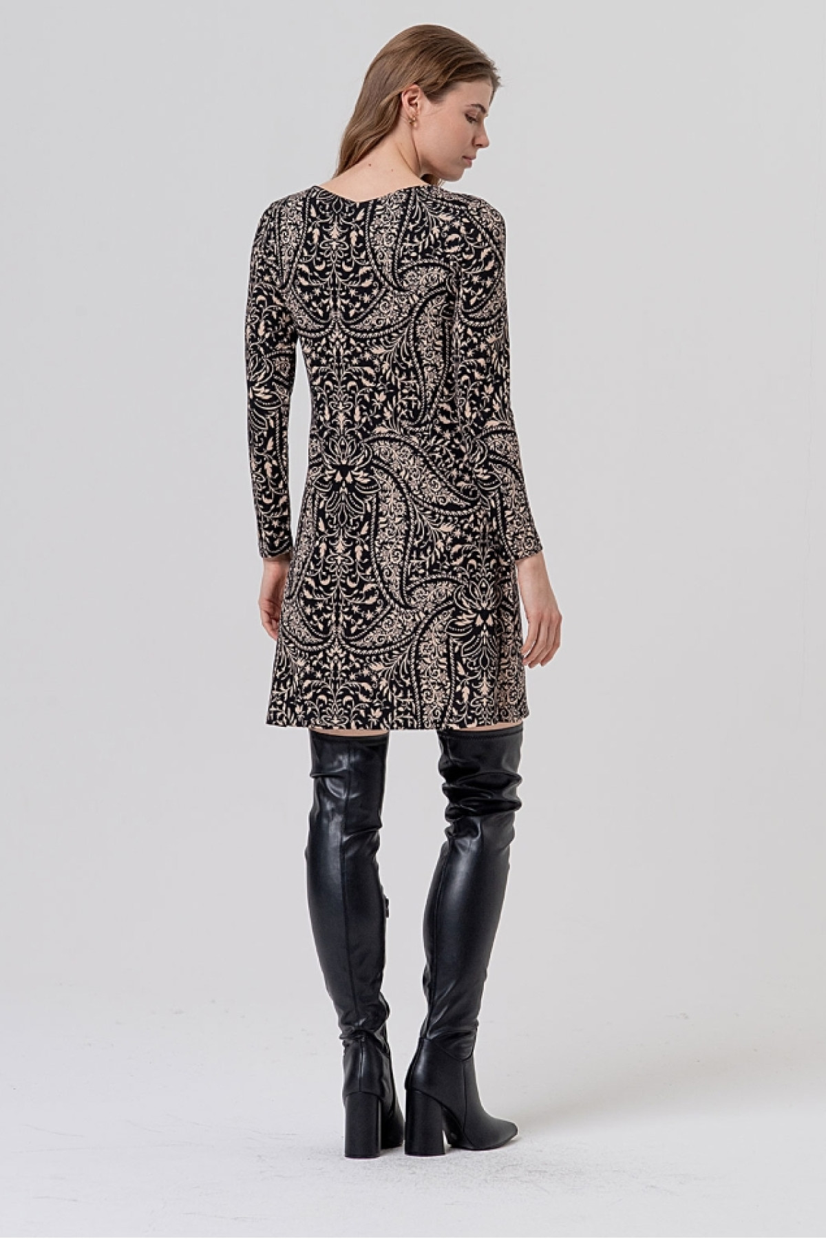 Short Straight V-neck Knit Dress