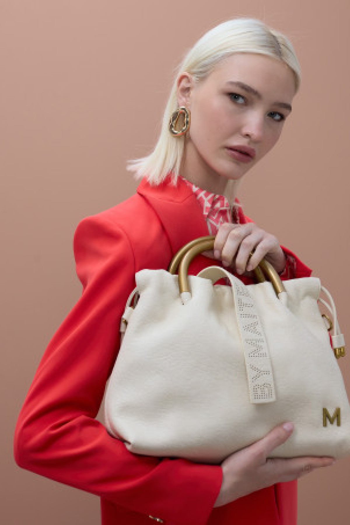 Metal round handle bag