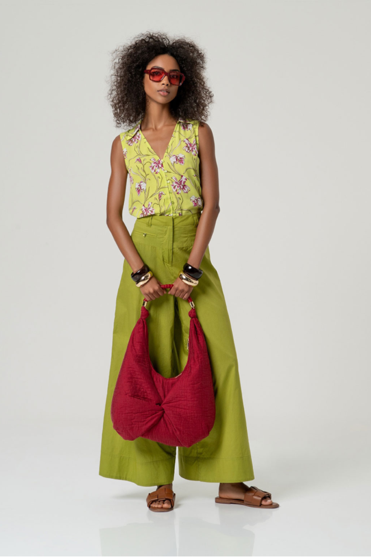 Βαμβακερή παντελόνα, συνδύασε την και με το τοπ από την ίδια συλλογή