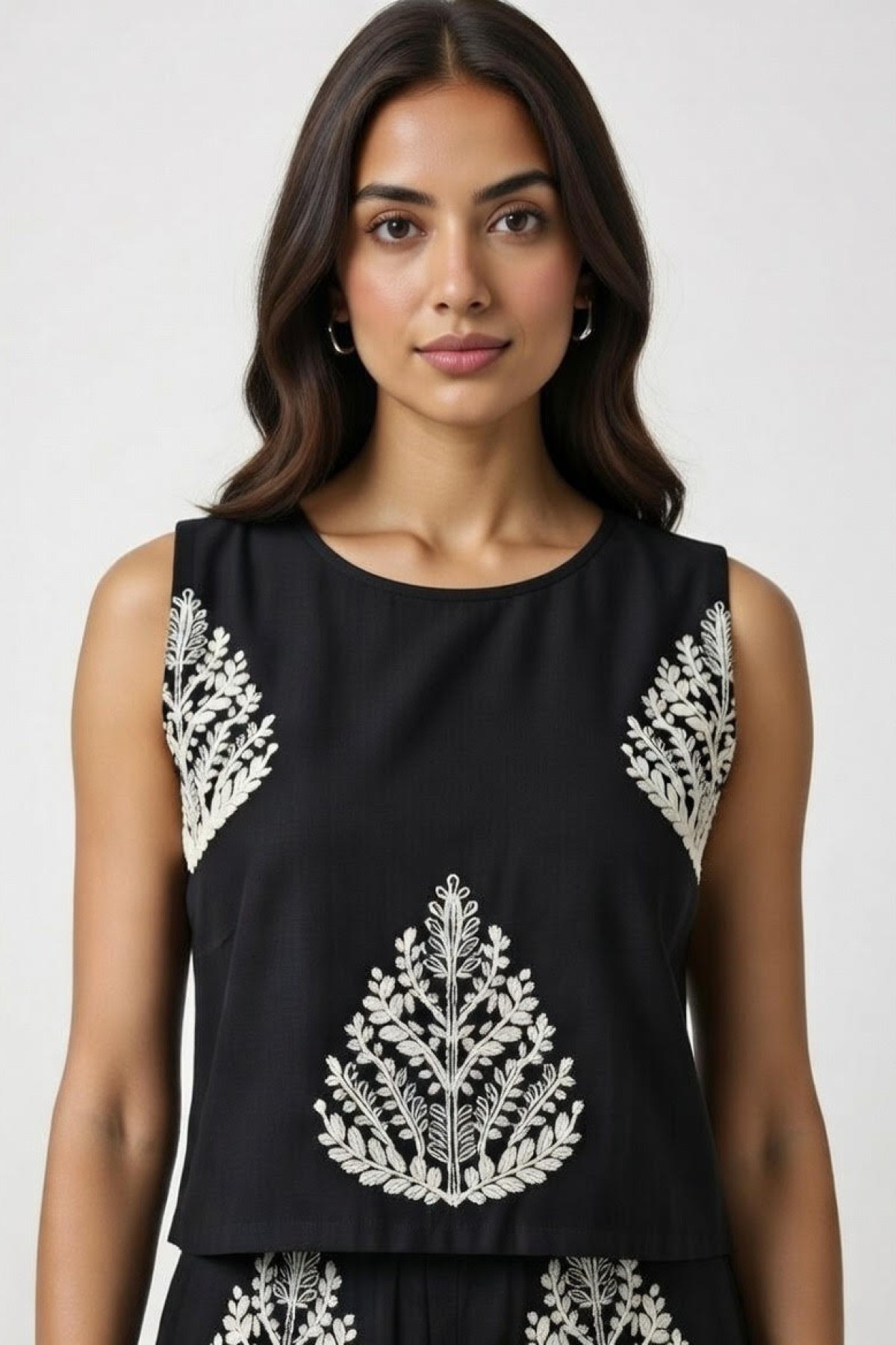 Embroidery  sleeveless top, Wear it with the matching pants