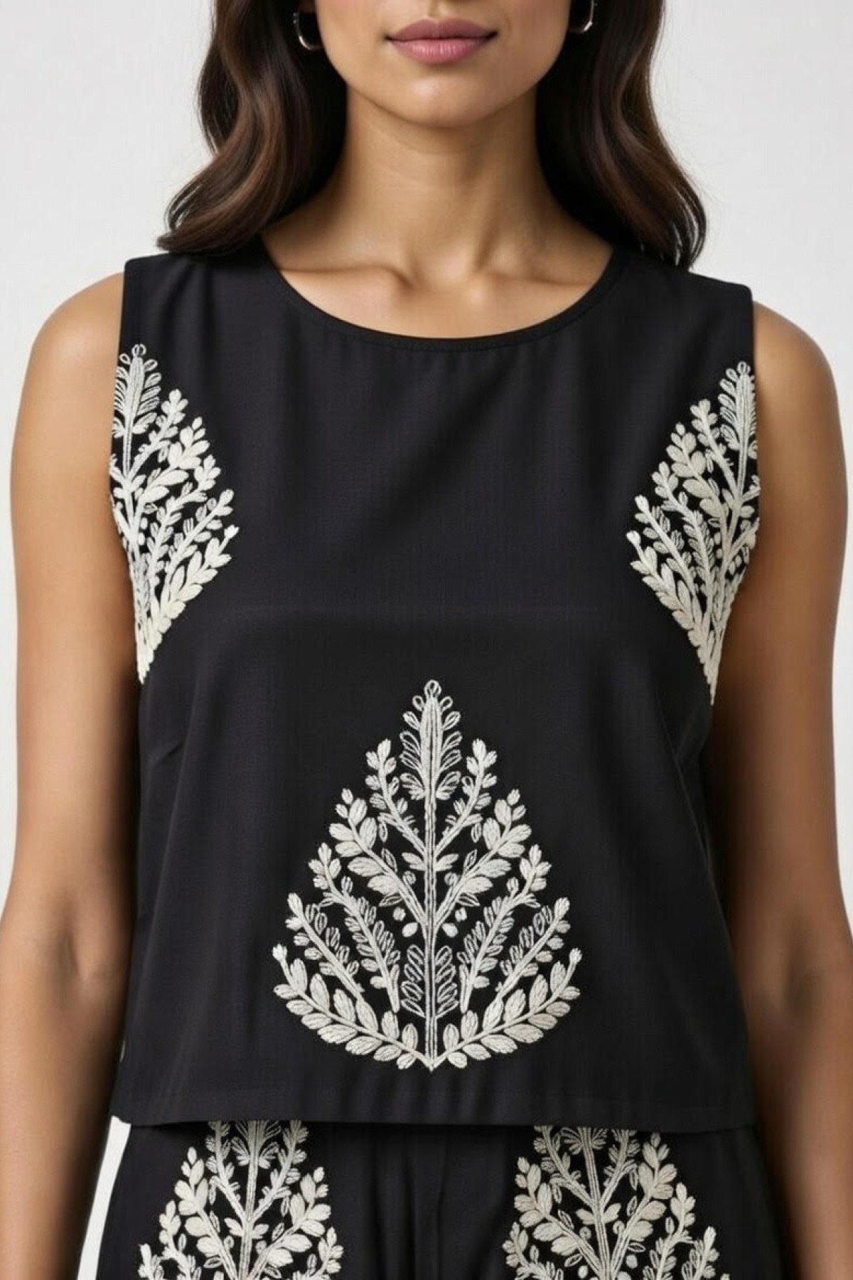 Embroidery  sleeveless top, Wear it with the matching pants