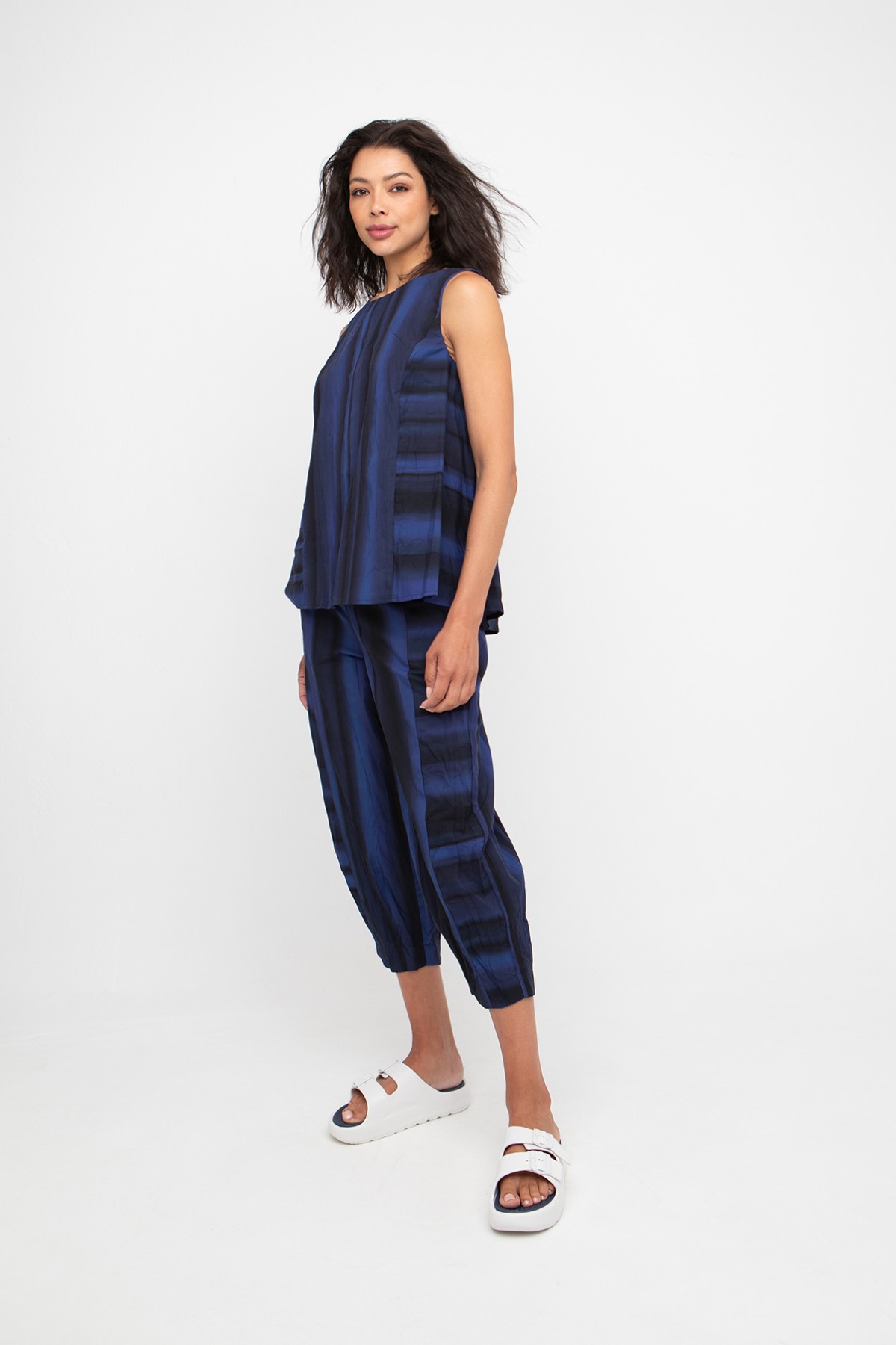 A-line  blue  sleeveless top