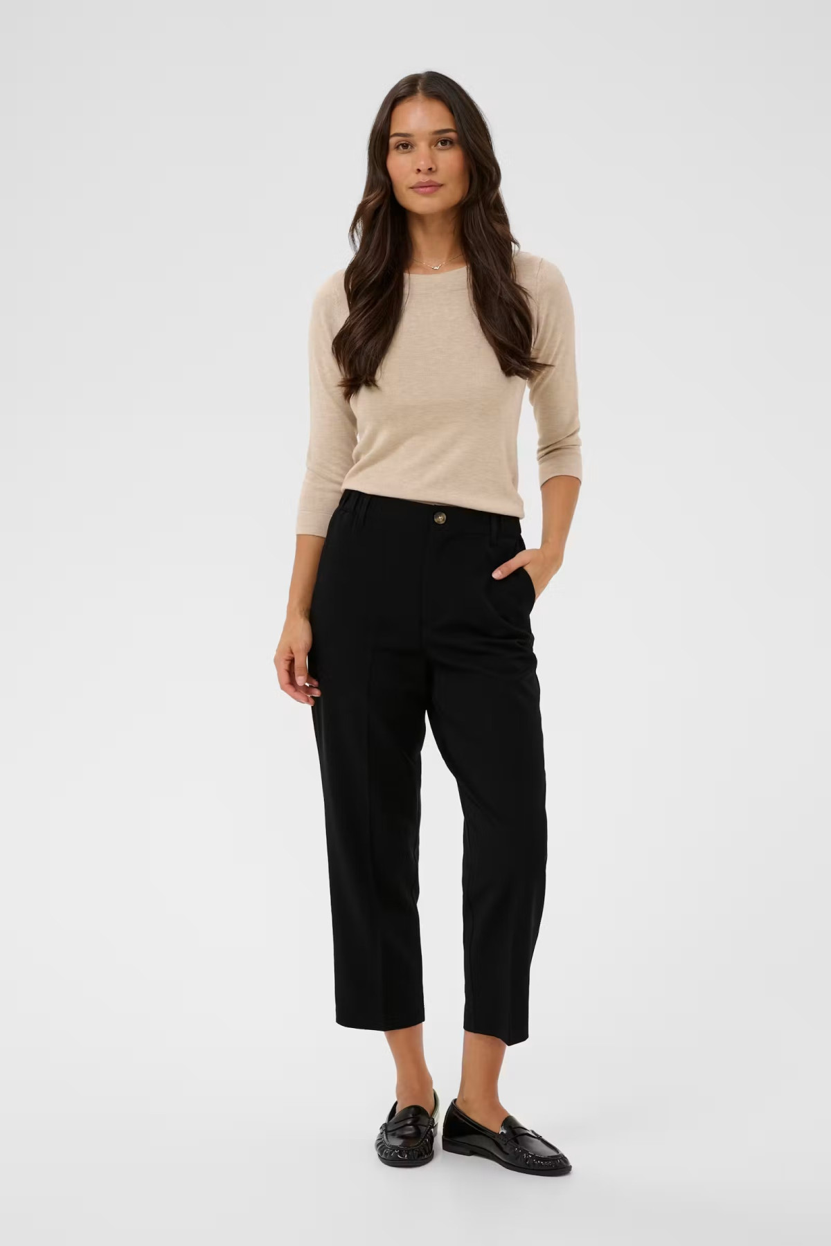 High-Waisted pants  with elastic waist.