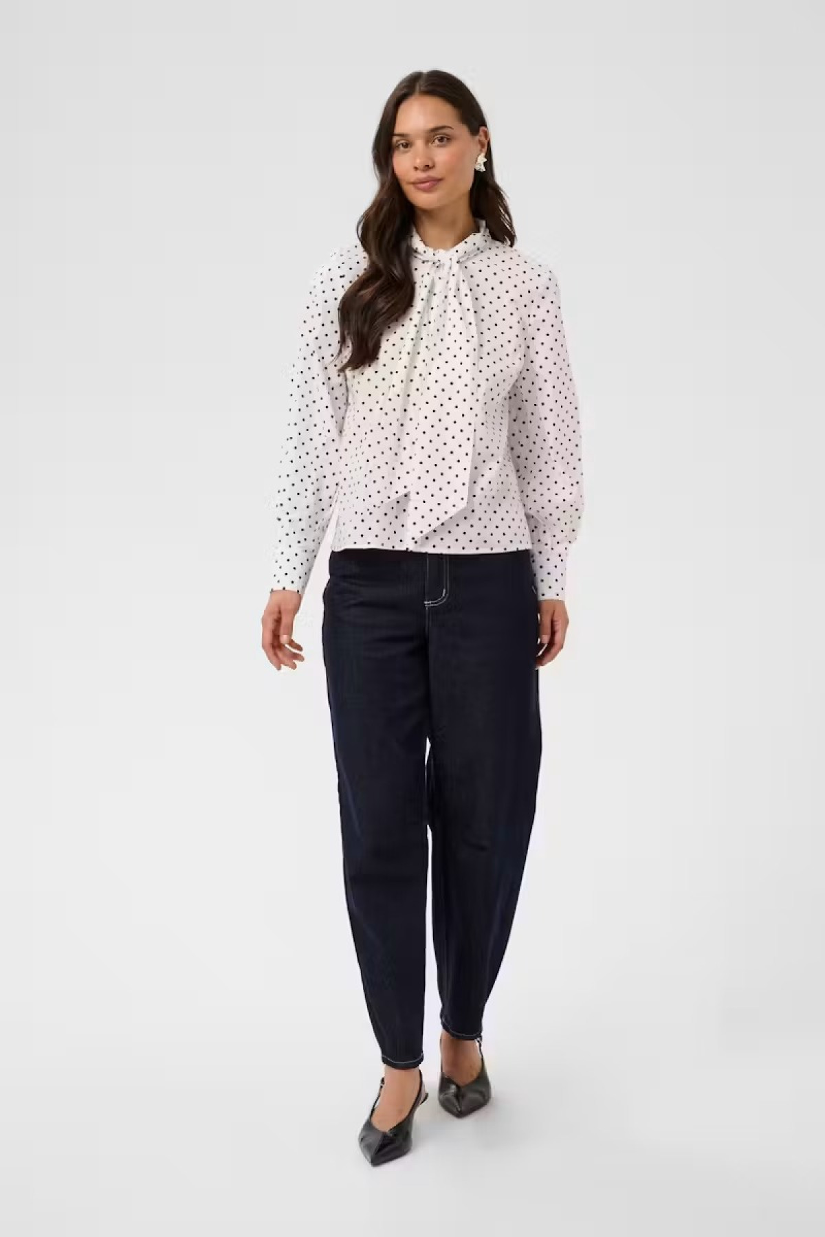 Bow tie polka dot shirt - White with black dots