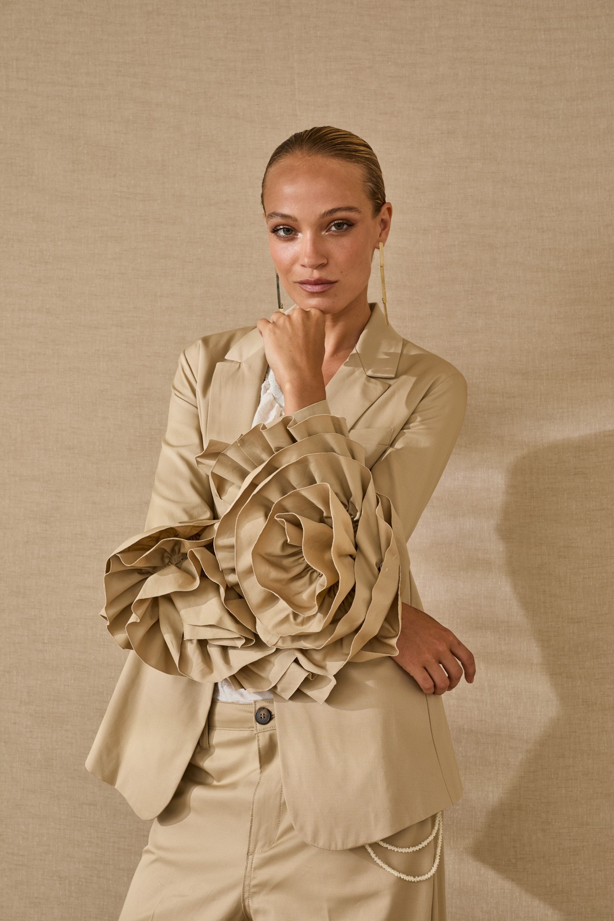 Σακάκι με εντυπωσιακά μανίκια