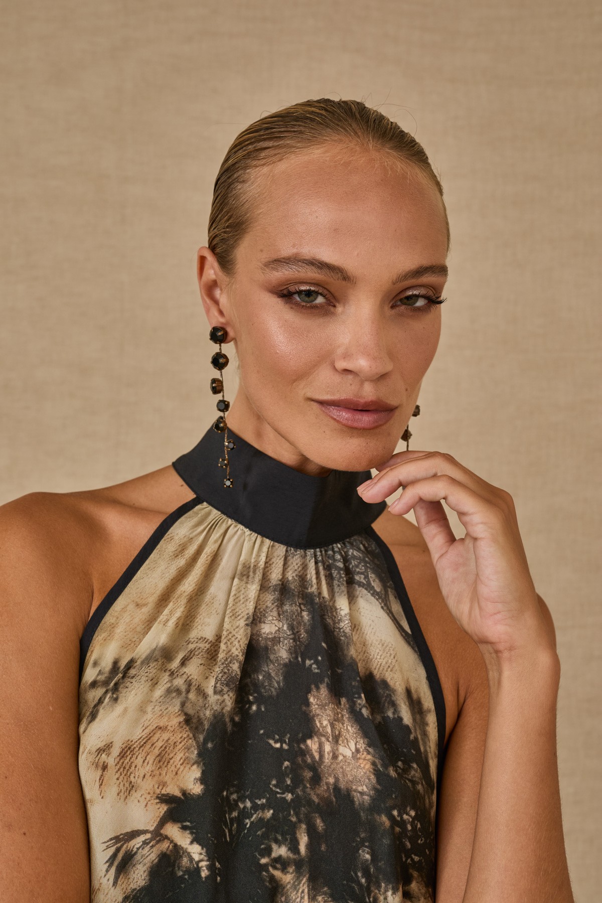 Toπ με jungle print σε γήινες αποχρώσεις, συνδύασε την και με το τοπ από την ίδια συλλογή en