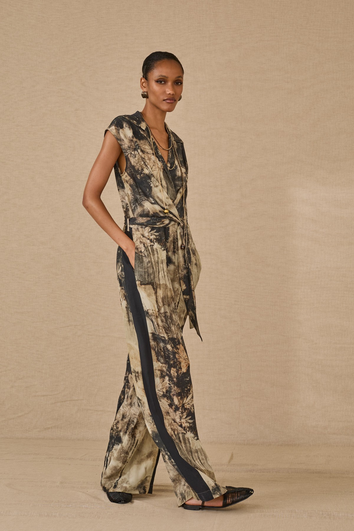 Ολόσωμη φ΄όρμα , jungle print σε γήινες αποχρώσεις