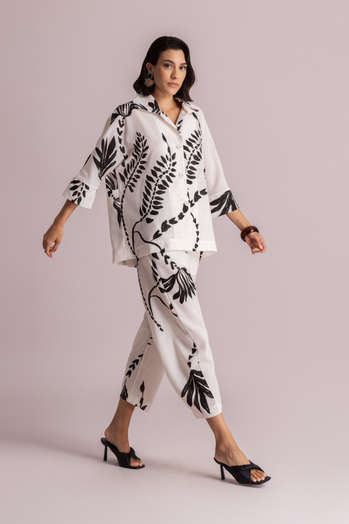 Ασπρόμαυρο κιμονό   botanical print